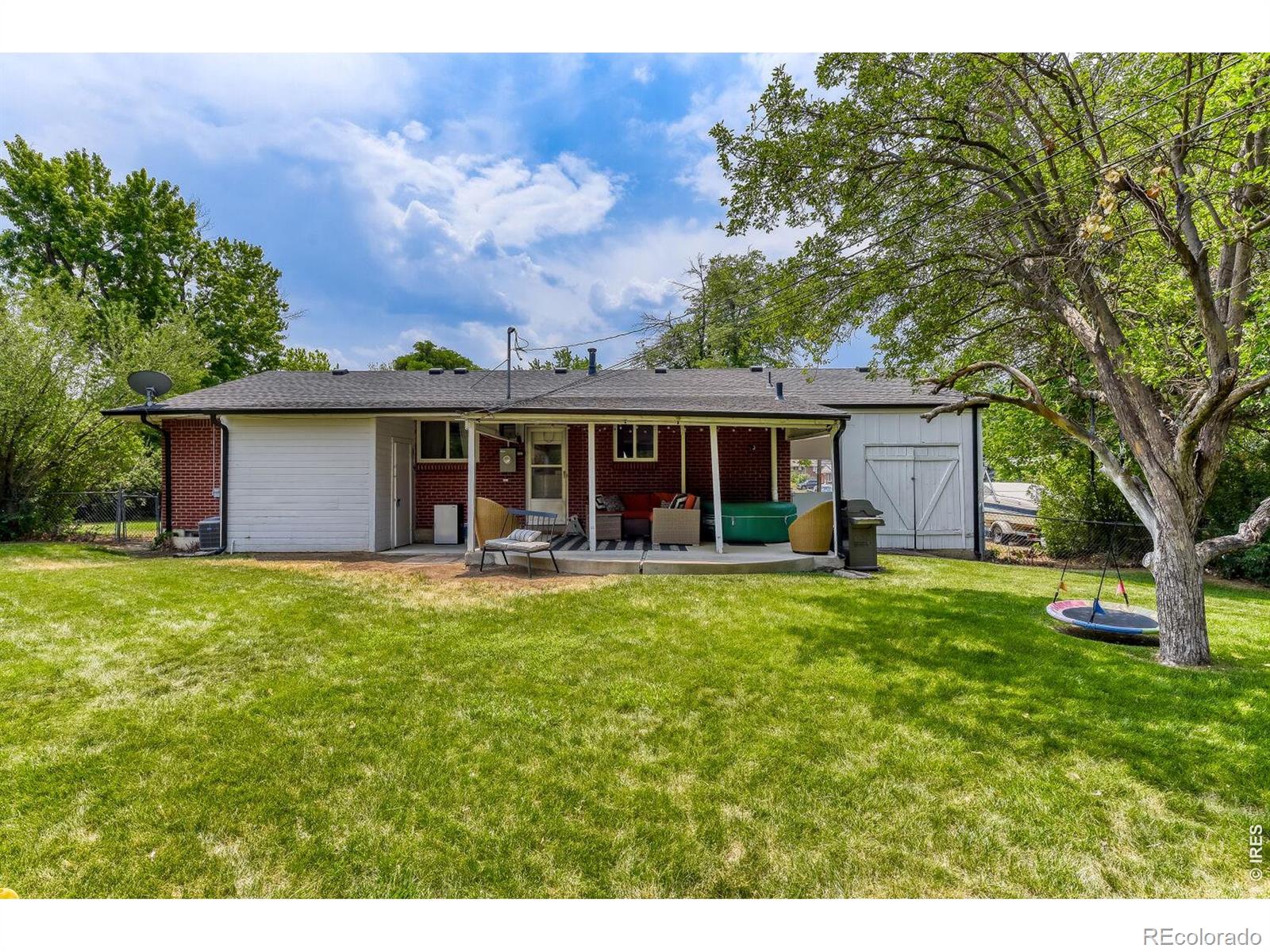 2555 E Maplewood Ave, Centennial, CO 80121