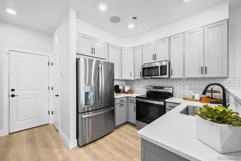 9022 Quartz Ct, Arvada, CO 80007