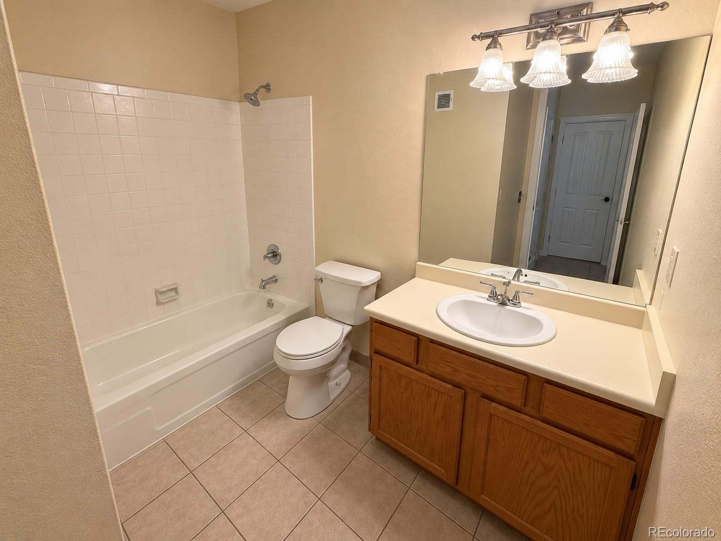 12015 E Harvard Ave #207, Aurora, CO 80014