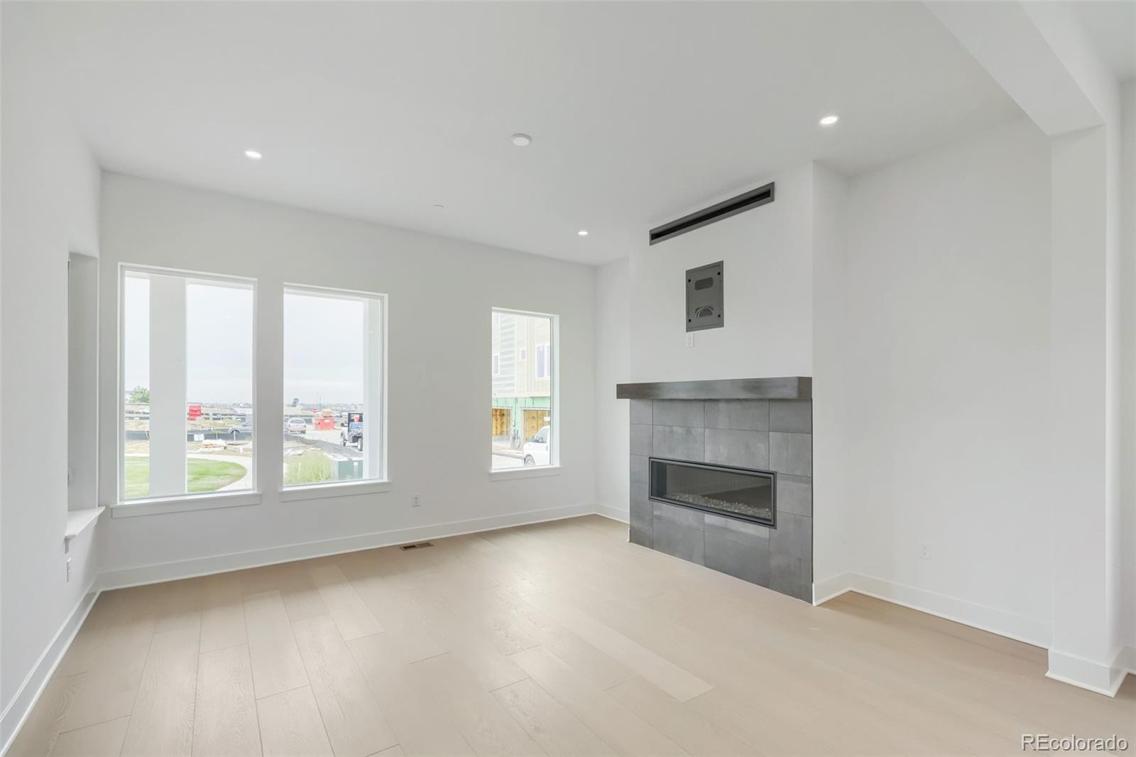 739 Carabiner Dr, Erie, CO 80516