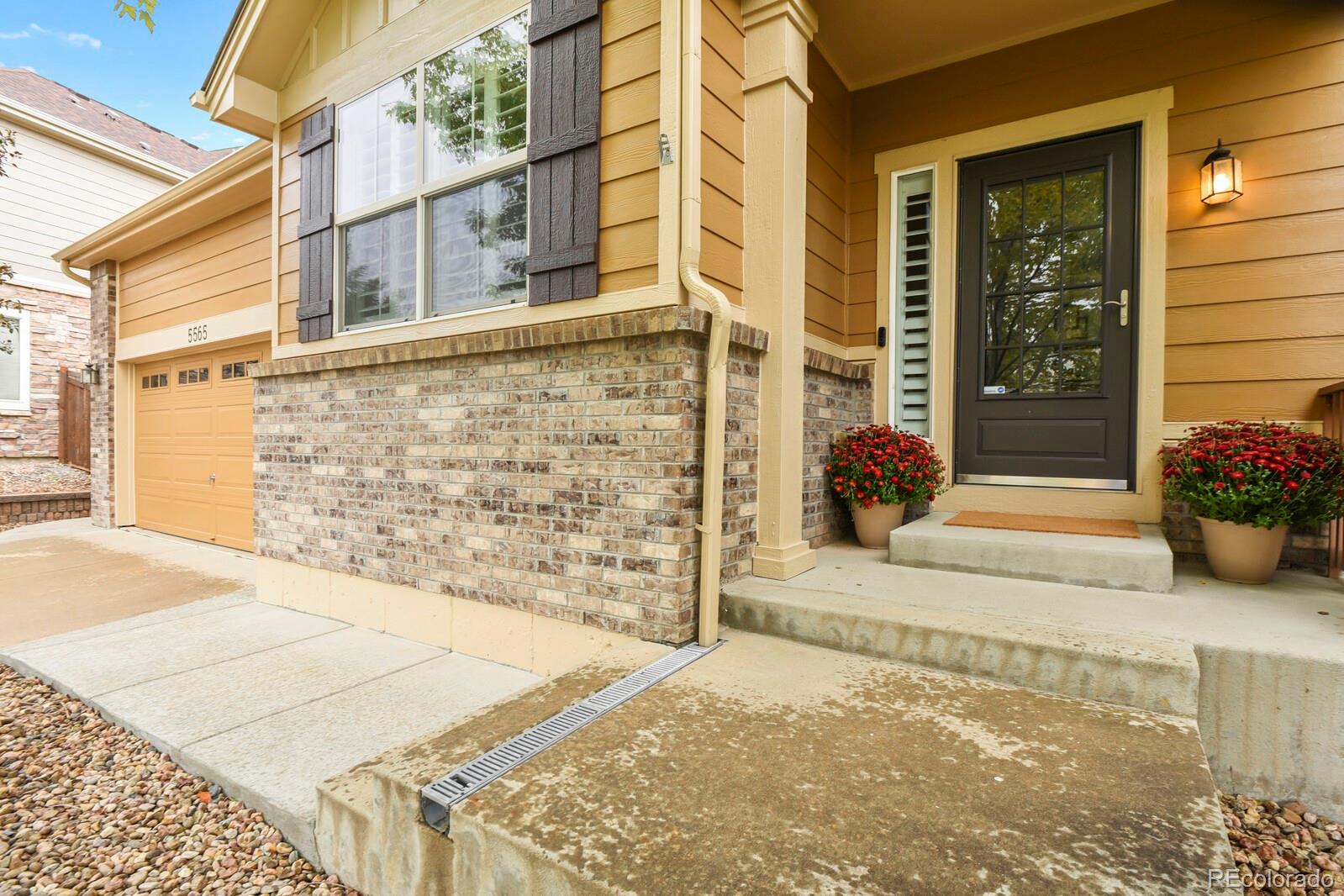 5565 S Buchanan St, Aurora, CO 80016
