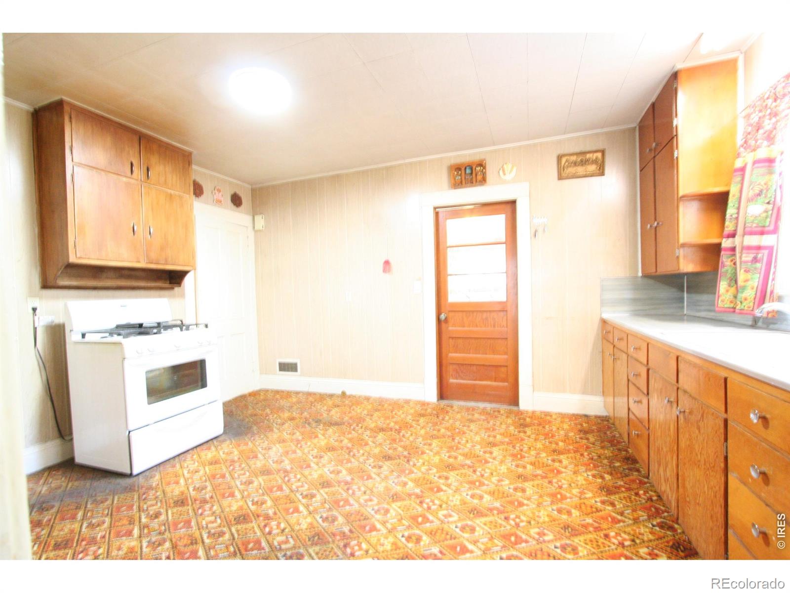 821 Dessa St, Brush, CO 80723