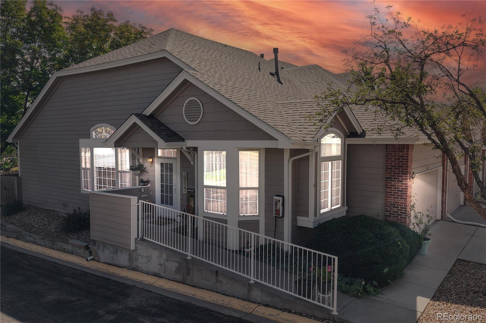 8527 S Upham Way, Littleton, CO 80128