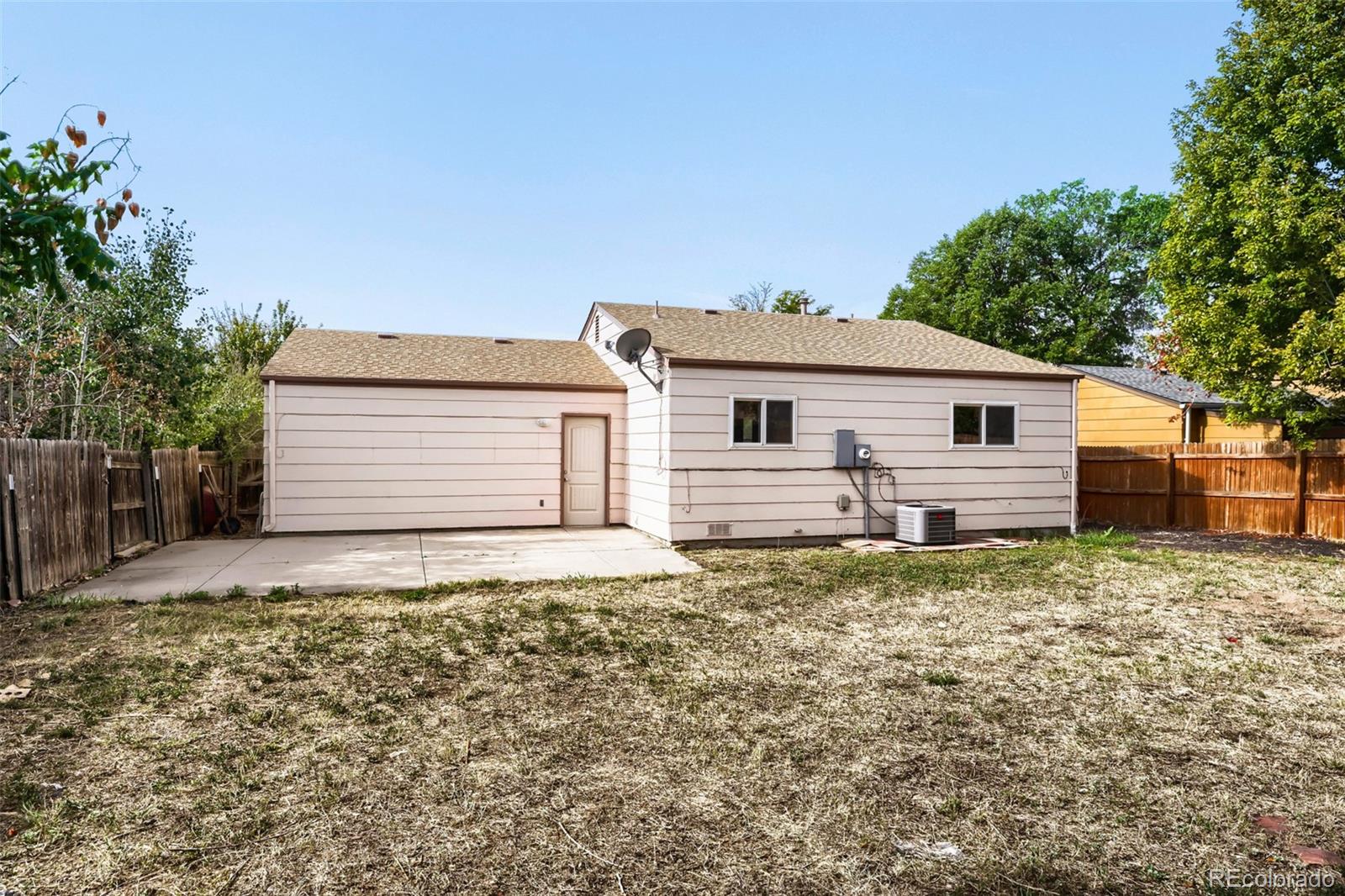 20691 E Buchanan Dr, Aurora, CO 80011
