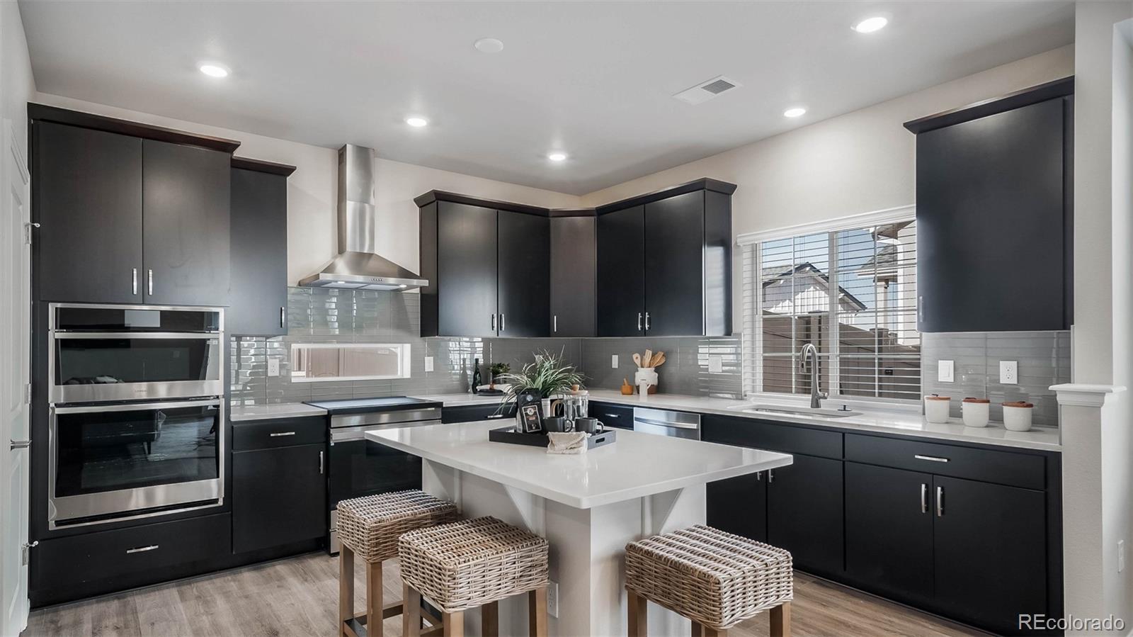 22105 E 49th Pl, Aurora, CO 80019
