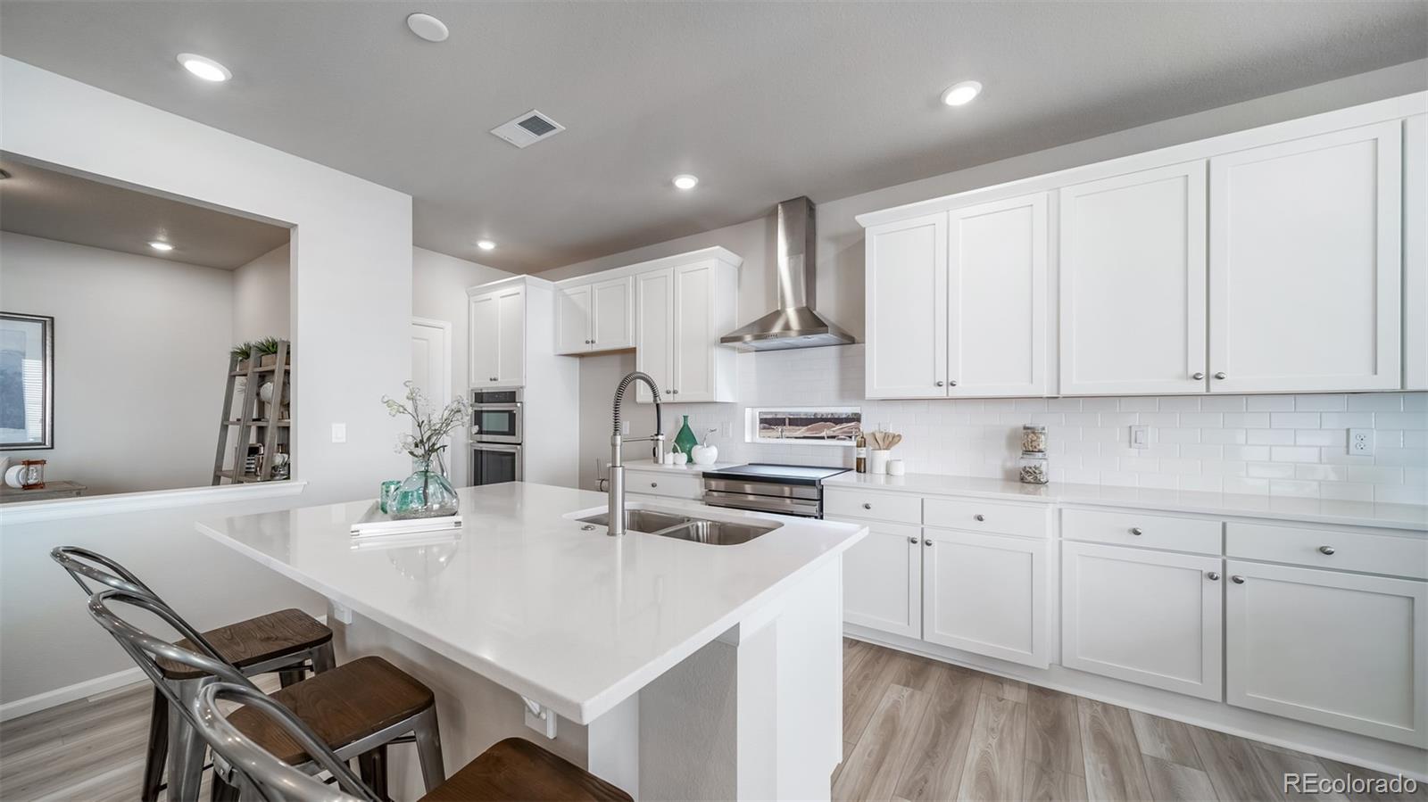 22113 E 49th Pl, Aurora, CO 80019