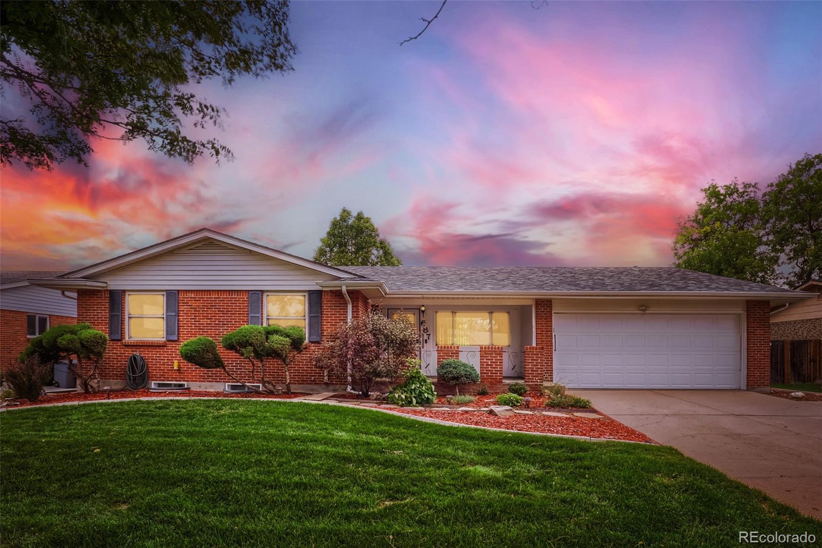 687 S Oswego Ct, Aurora, CO 80012