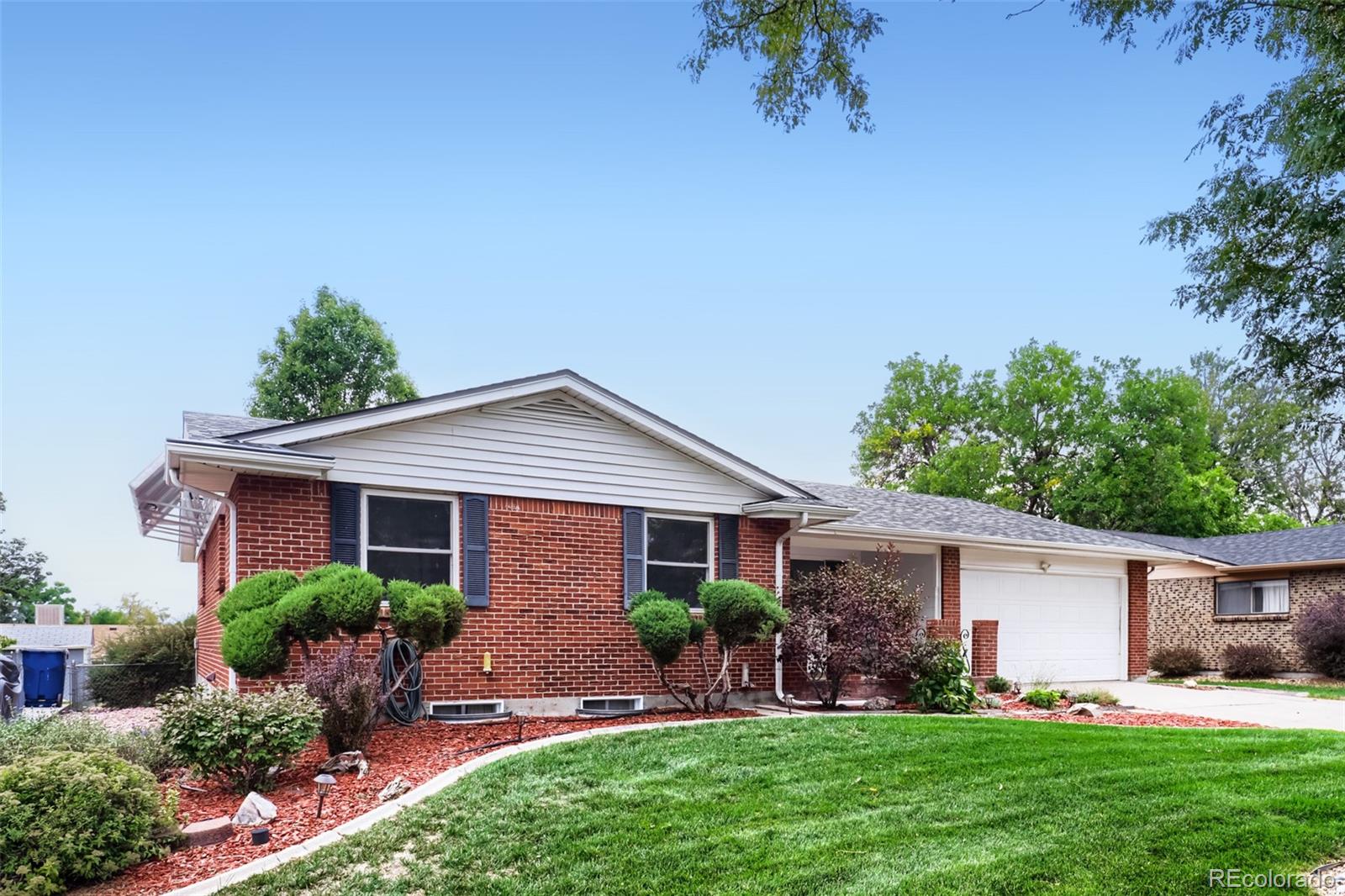 687 S Oswego Ct, Aurora, CO 80012