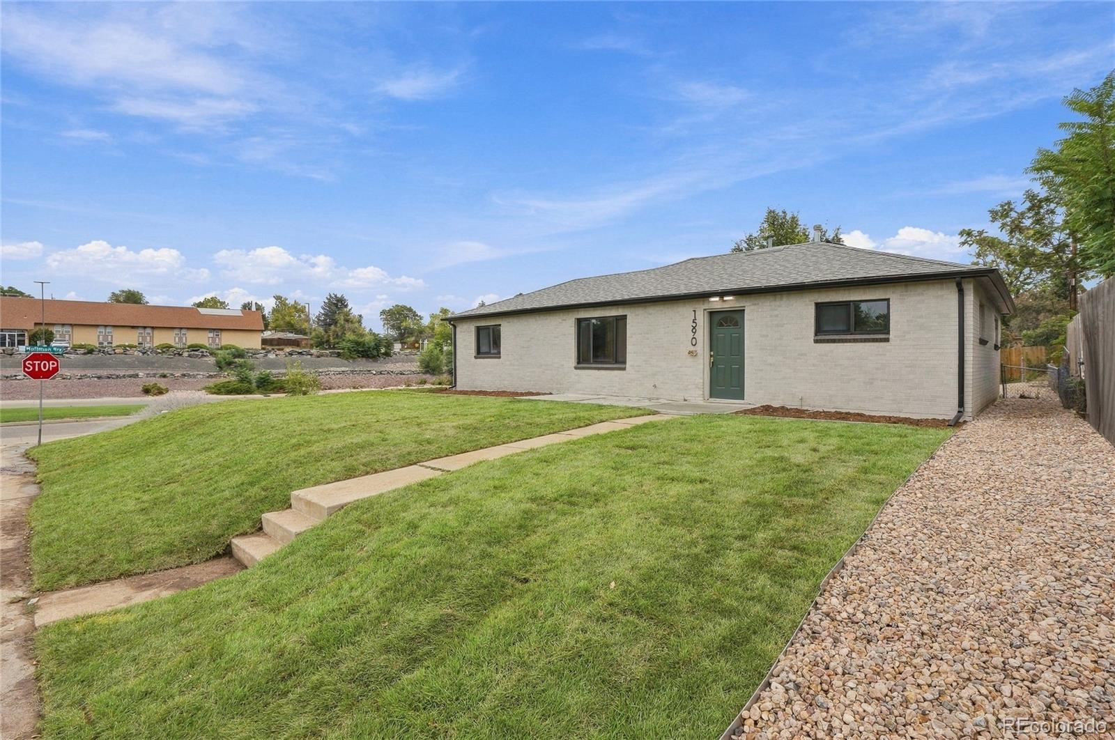 1590 Oak Pl, Thornton, CO 80229