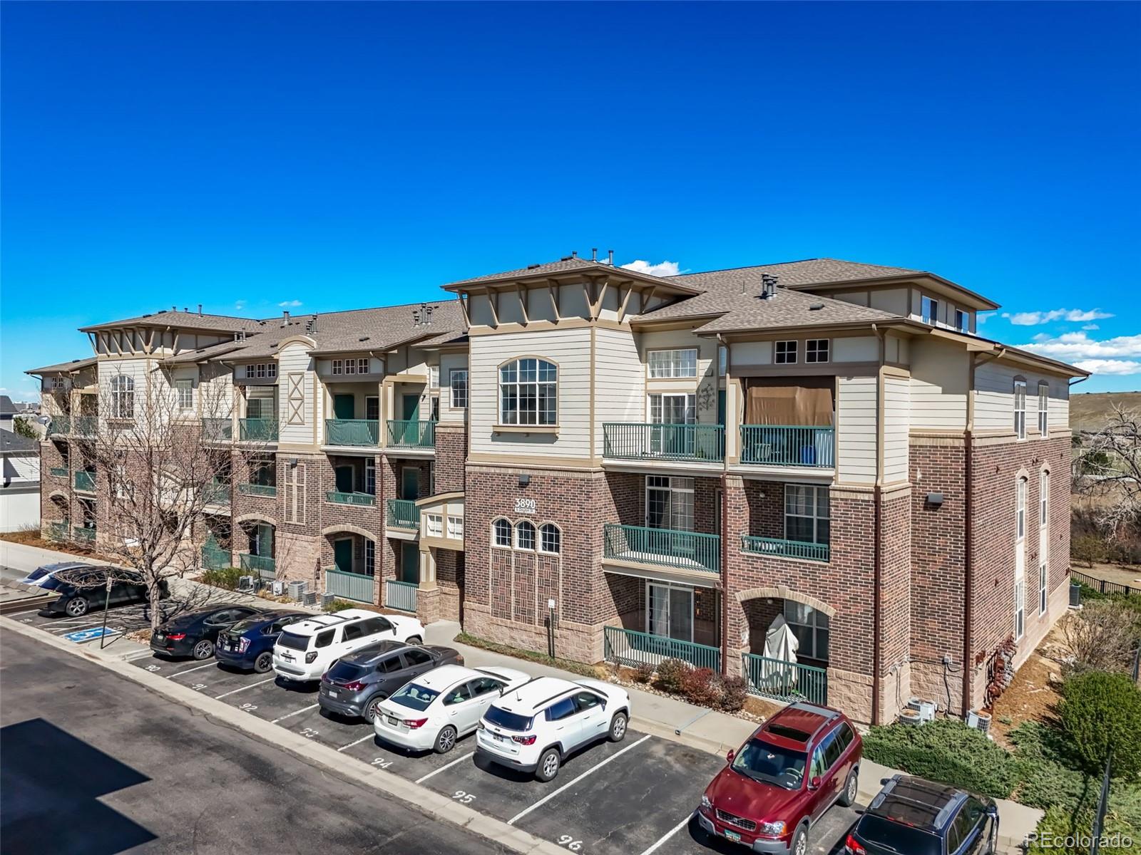 3890 S Dayton St #301, Aurora, CO 80014