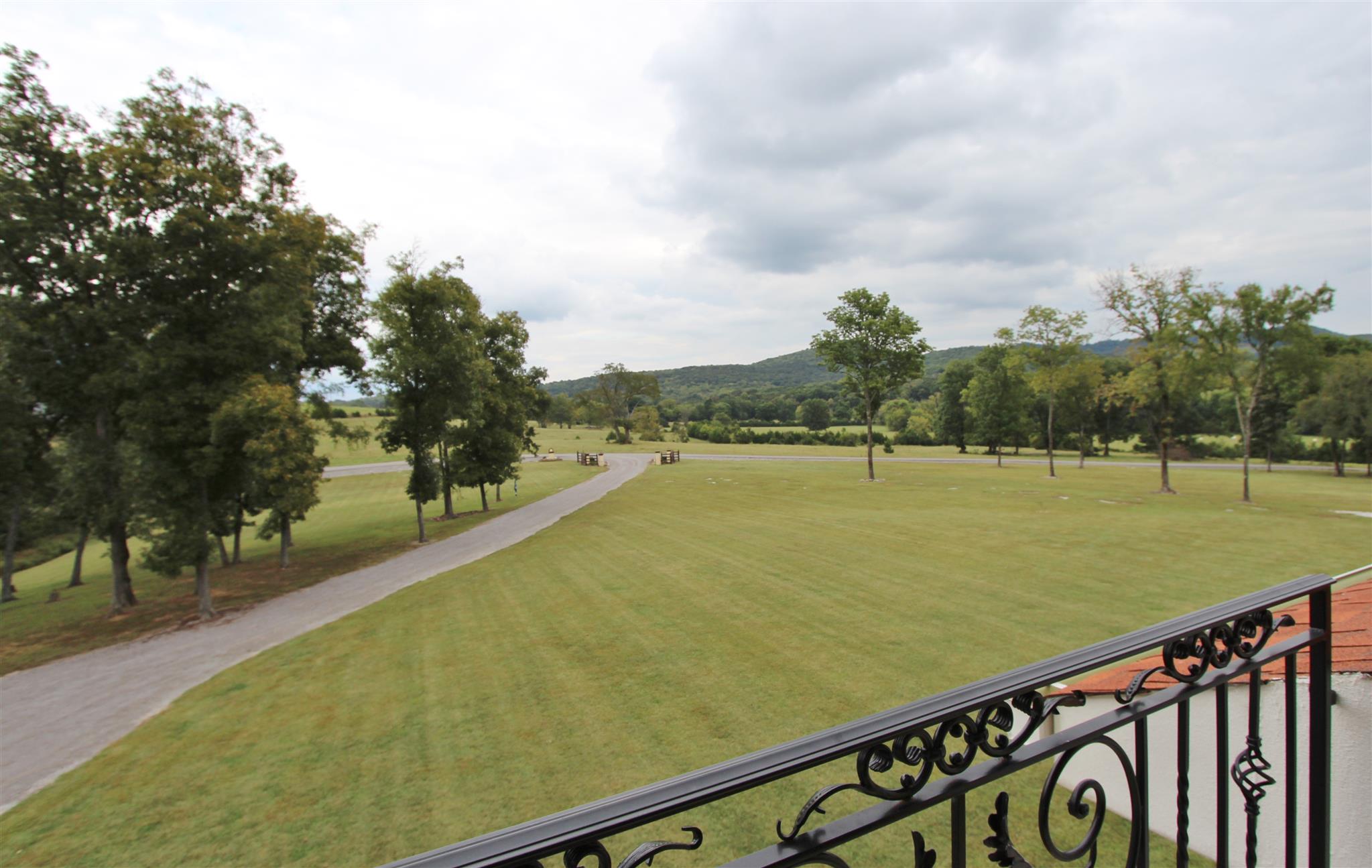228 Weaver Rd, Lebanon, TN 37090
