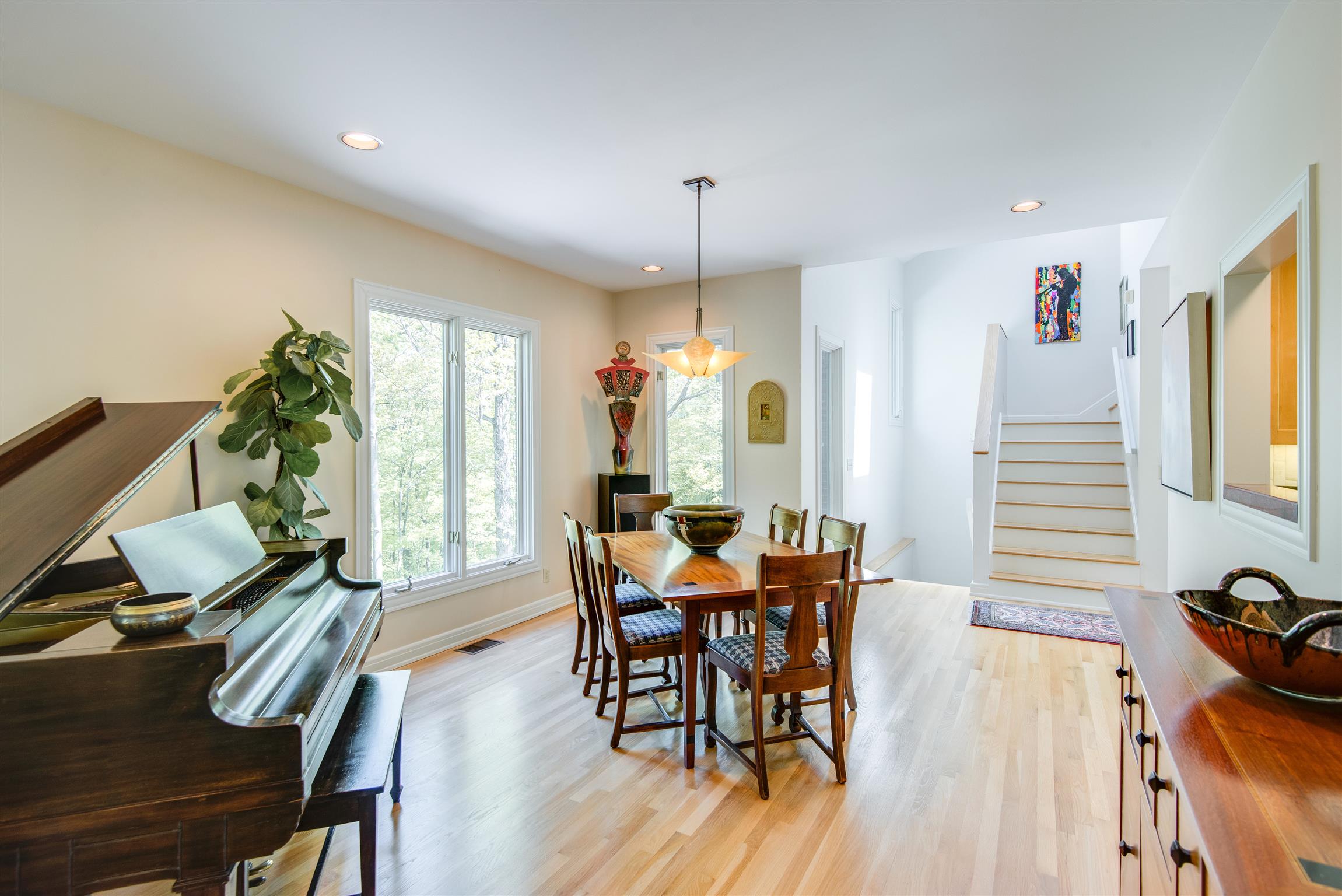 390 Wayside Ct, Nashville, TN 37205