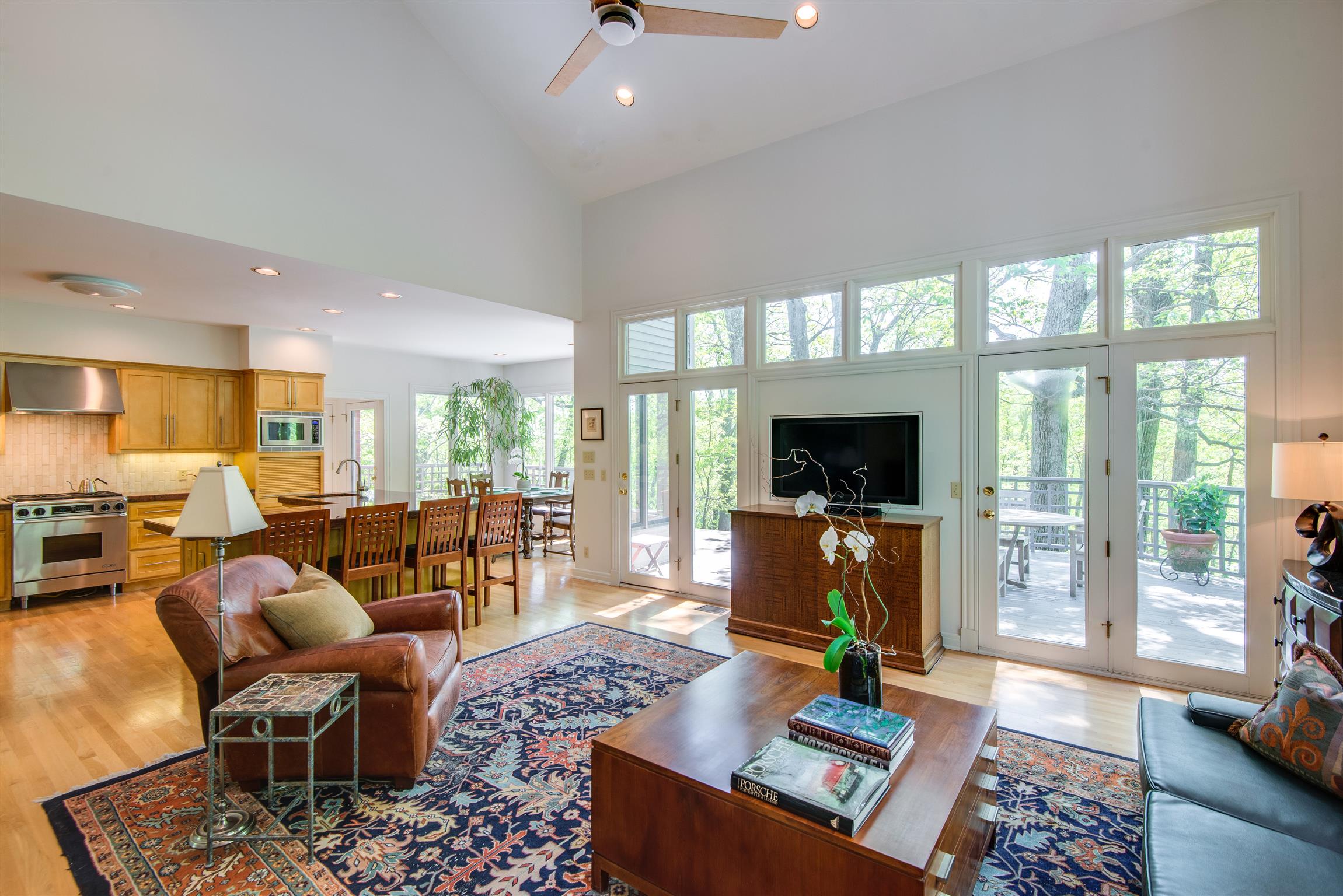 390 Wayside Ct, Nashville, TN 37205