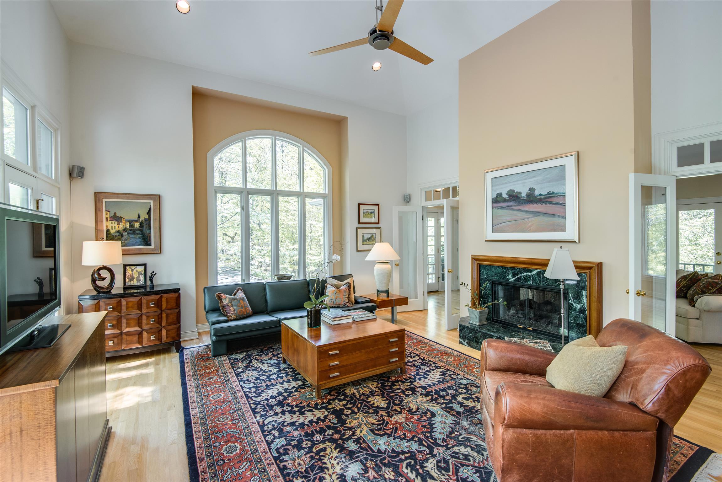 390 Wayside Ct, Nashville, TN 37205