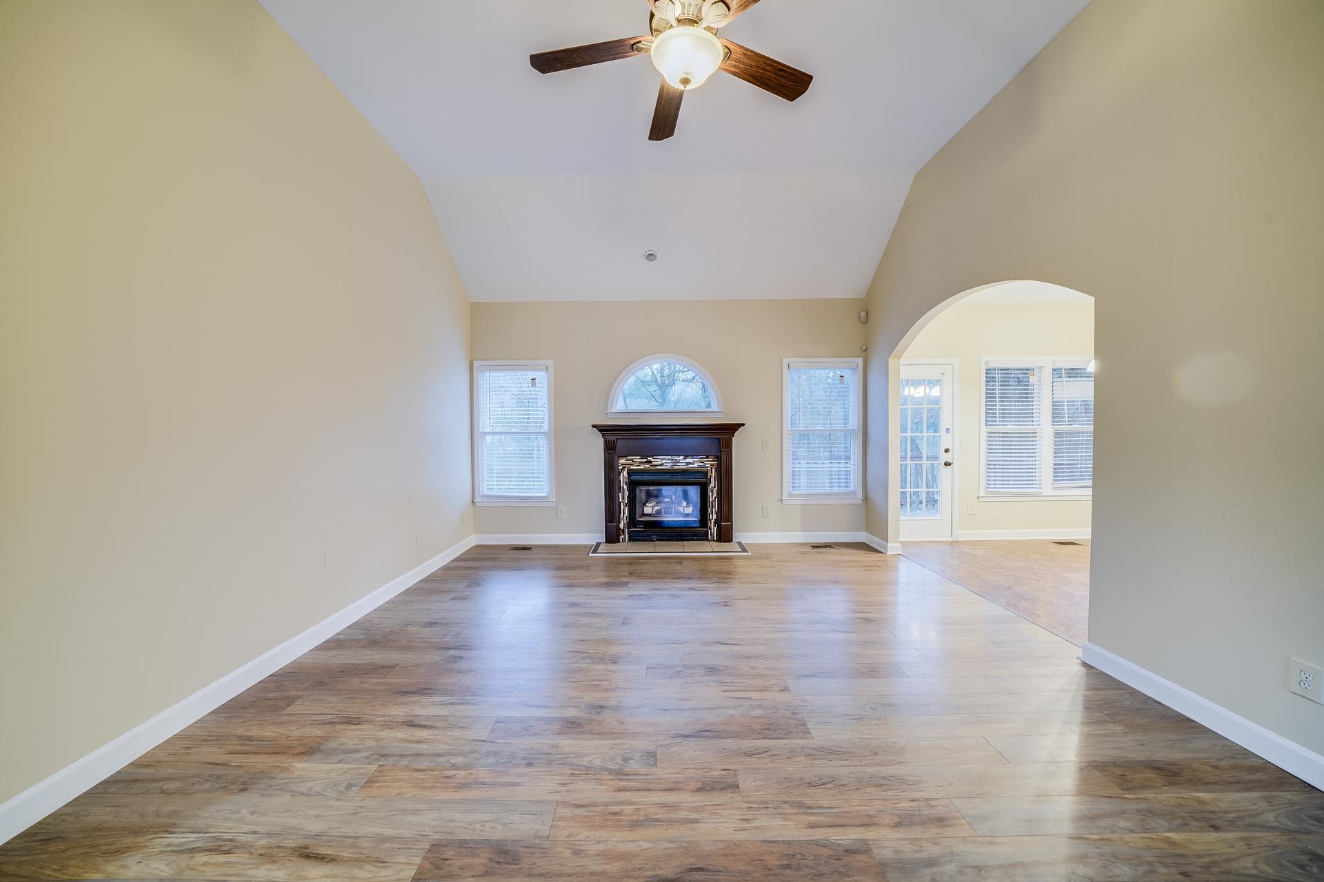 4900 Tulip Grove Ln, Hermitage, TN 37076