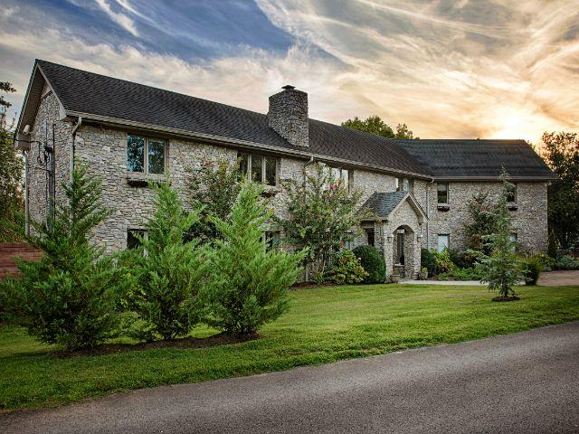 114 Walnut Dr, Hendersonville, TN 37075