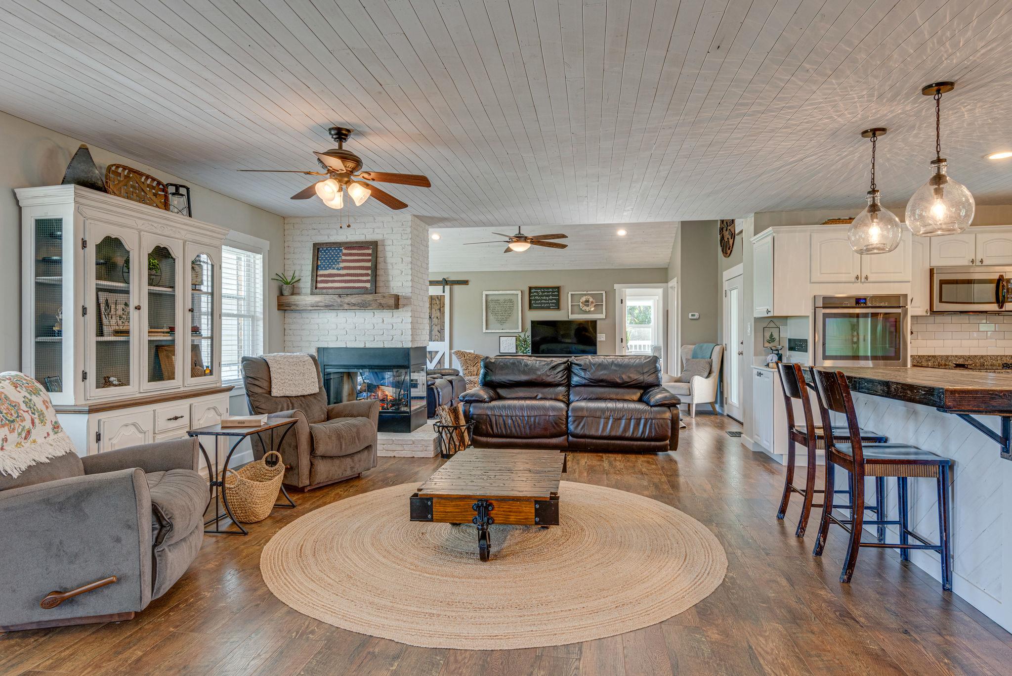 2820 Highway 47 N, White Bluff, TN 37187