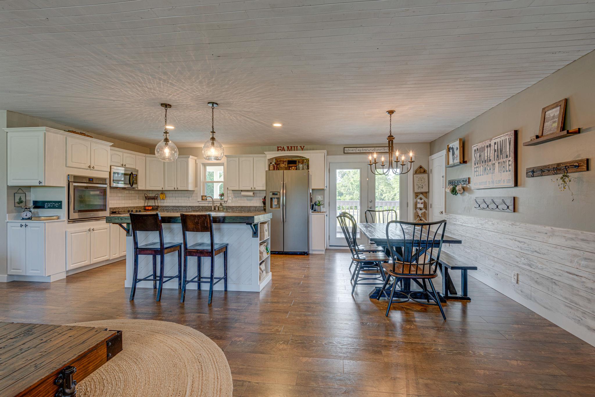 2820 Highway 47 N, White Bluff, TN 37187