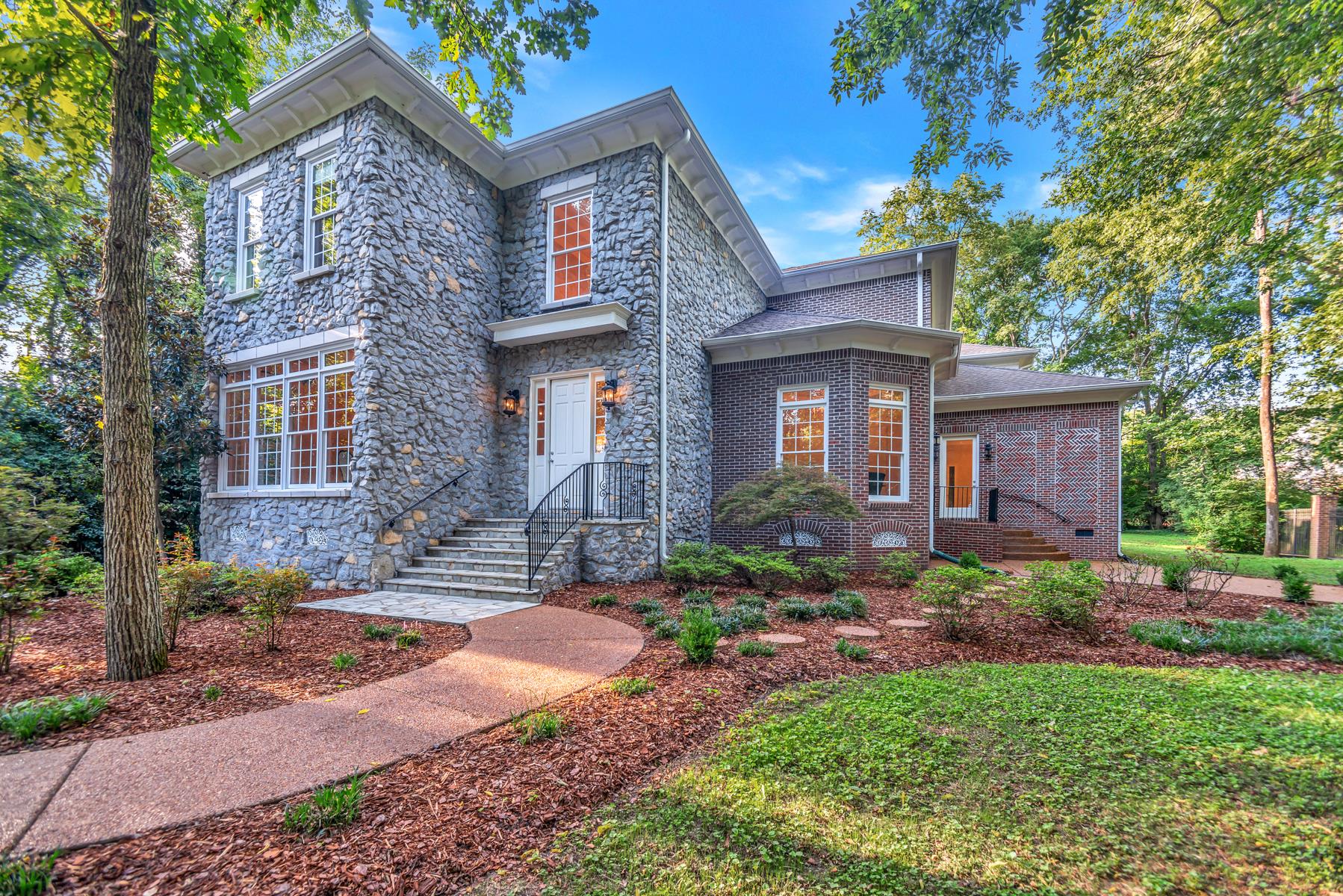 4006 Harding Pl, Nashville, TN 37215