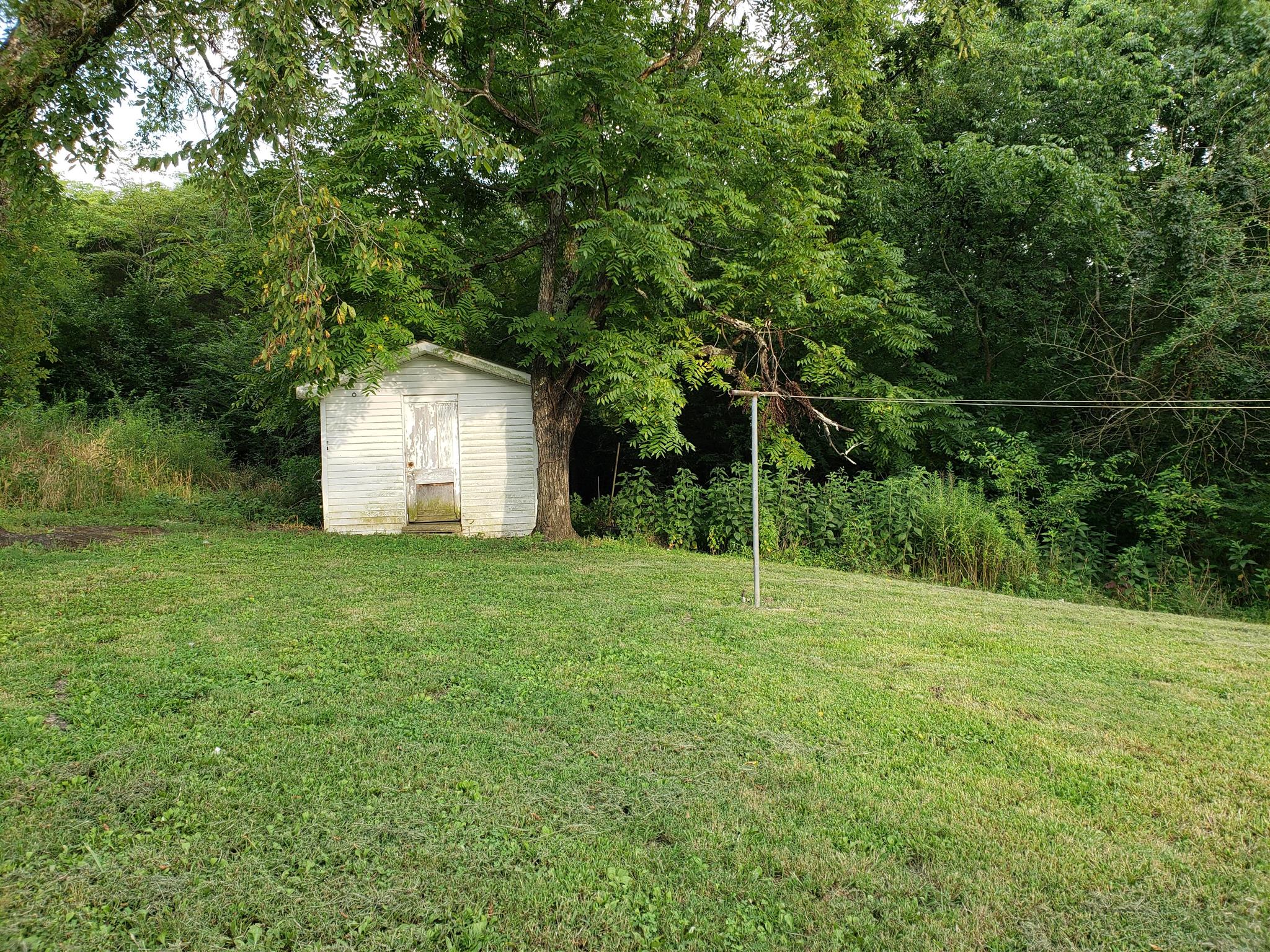 56 Edd Hackett Rd, Pleasant Shade, TN 37145