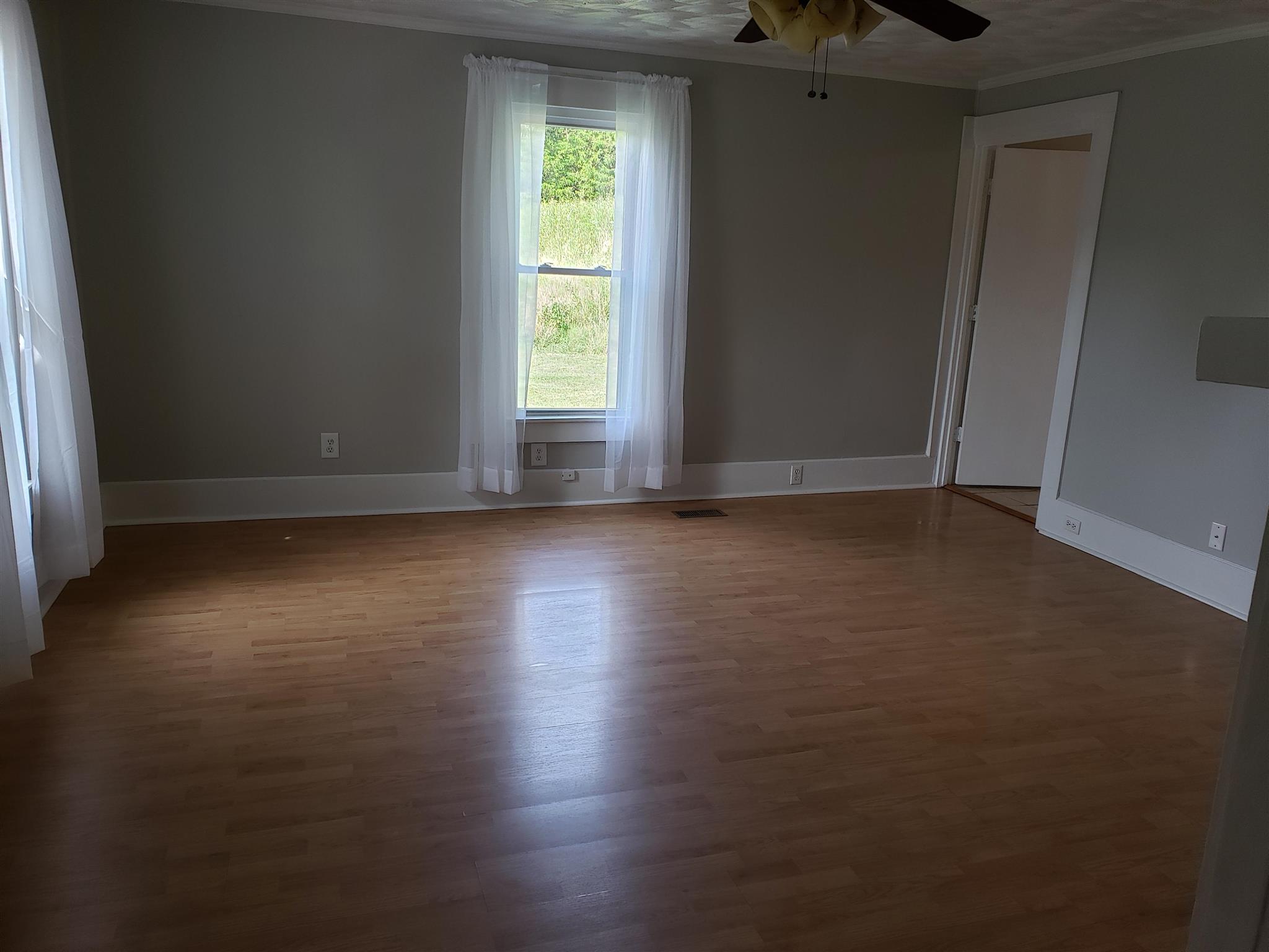 56 Edd Hackett Rd, Pleasant Shade, TN 37145