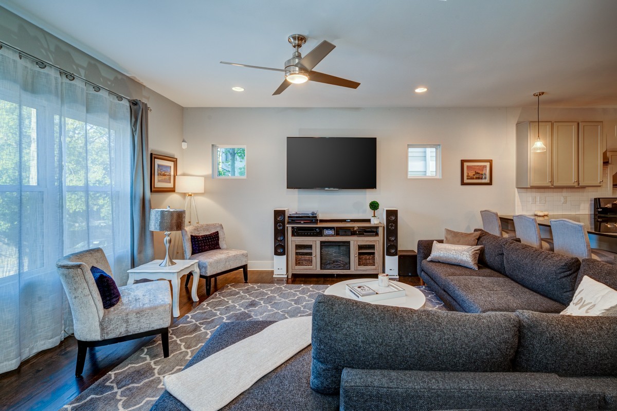 902 Smiley St, Nashville, TN 37206