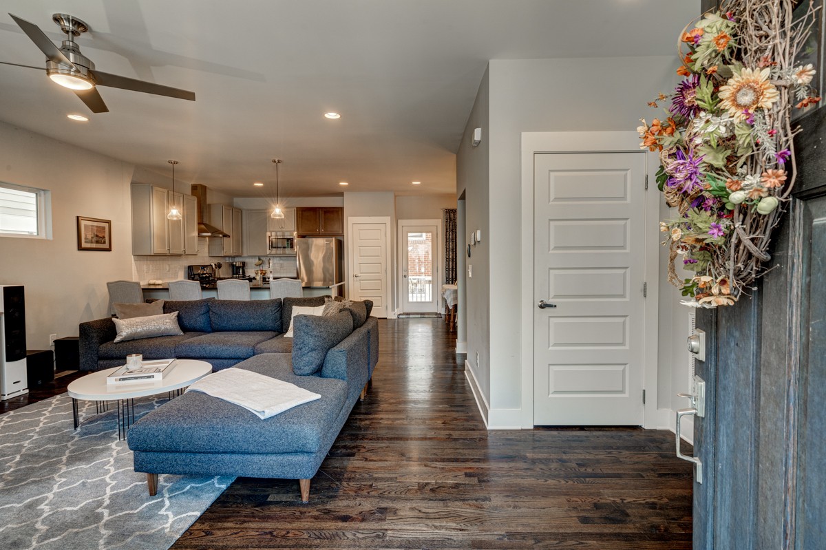 902 Smiley St, Nashville, TN 37206