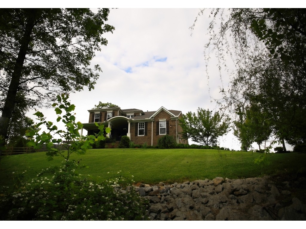 7134 Triple Crown Ln, Fairview, TN 37062