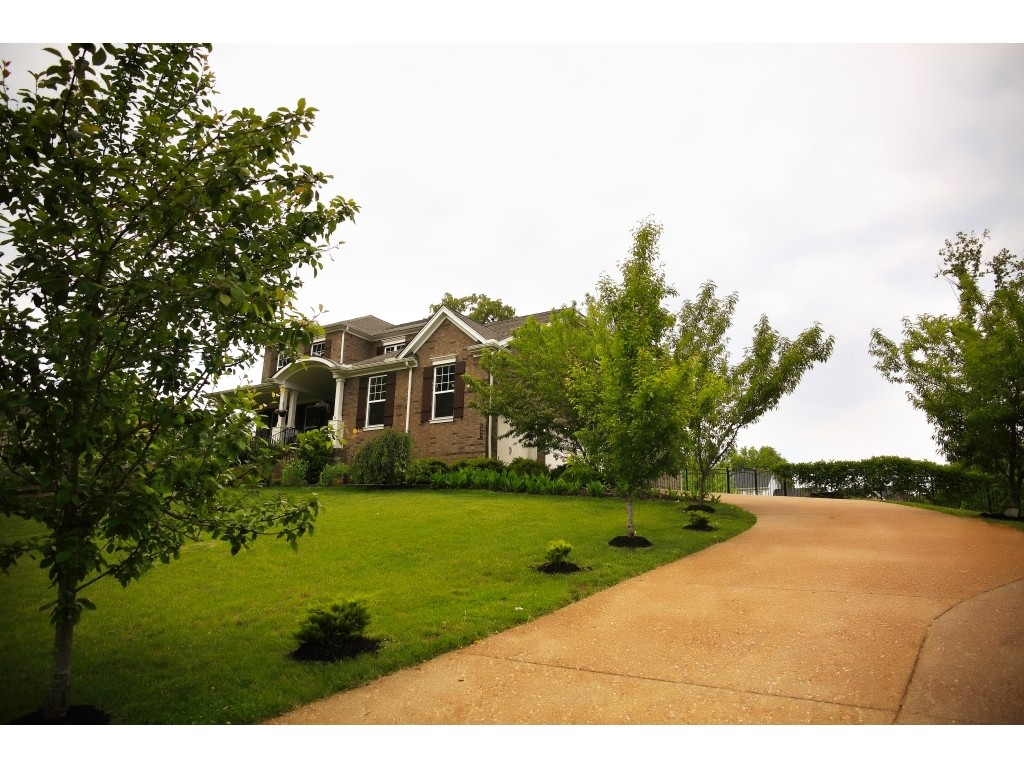 7134 Triple Crown Ln, Fairview, TN 37062