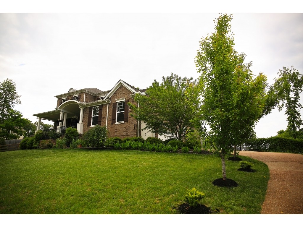 7134 Triple Crown Ln, Fairview, TN 37062