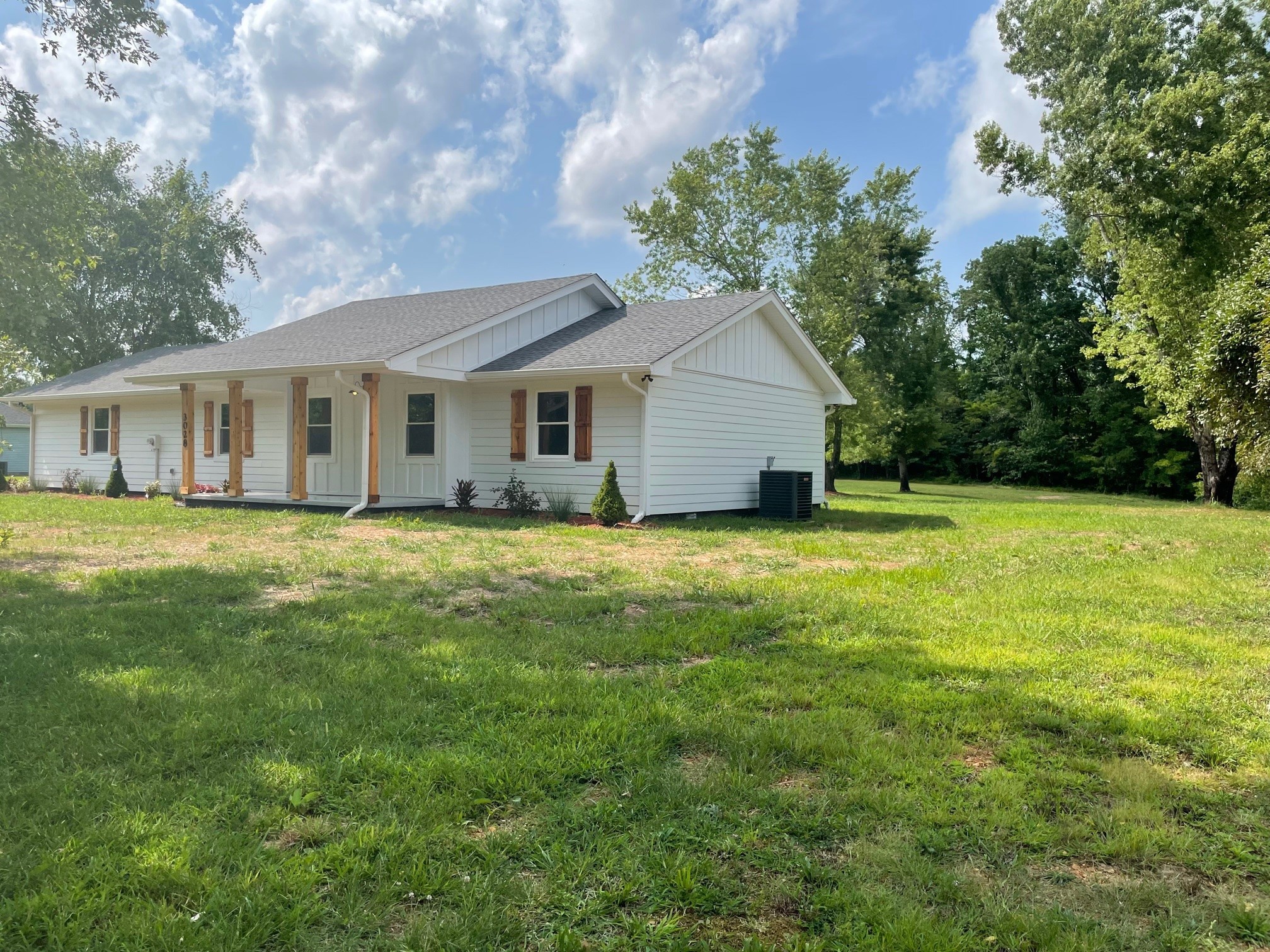 3028 Sweethome Rd, Chapmansboro, TN 37035