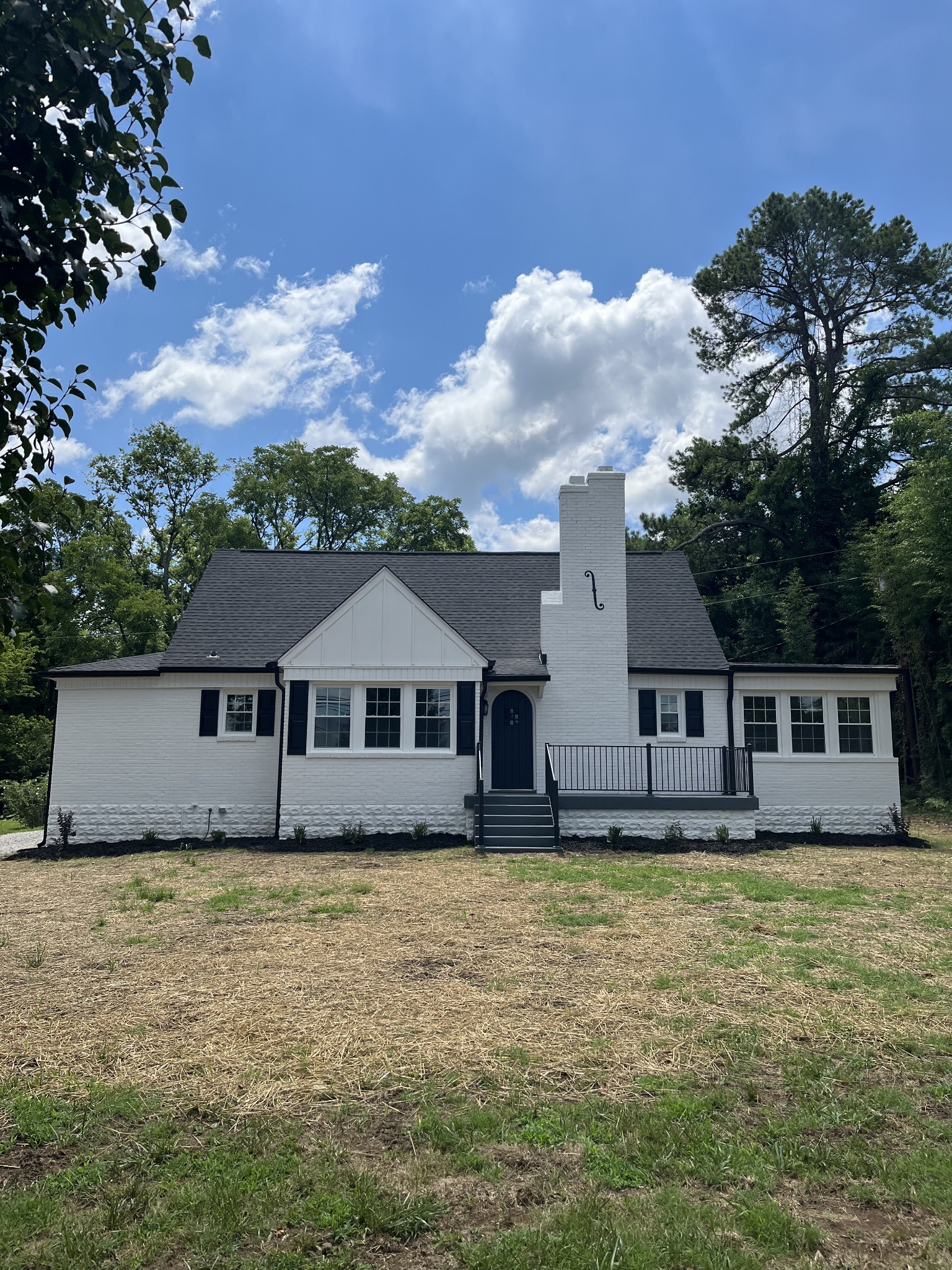 818 N Main St, Mount Pleasant, TN 38474