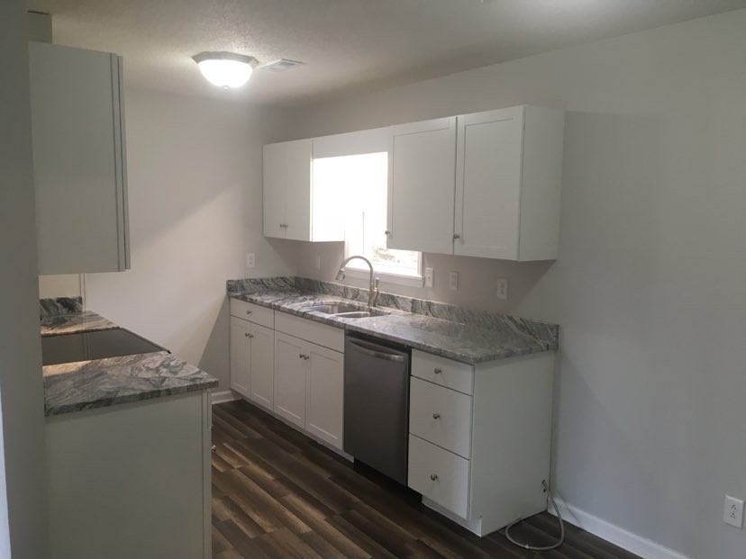 12 Lakeshore Cir, Carthage, TN 37030