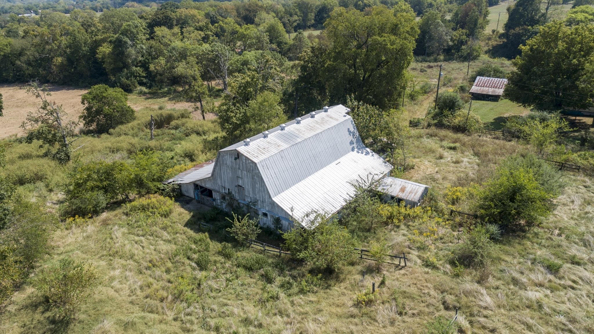 2762 Critz Ln, Thompsons Station, TN 37179