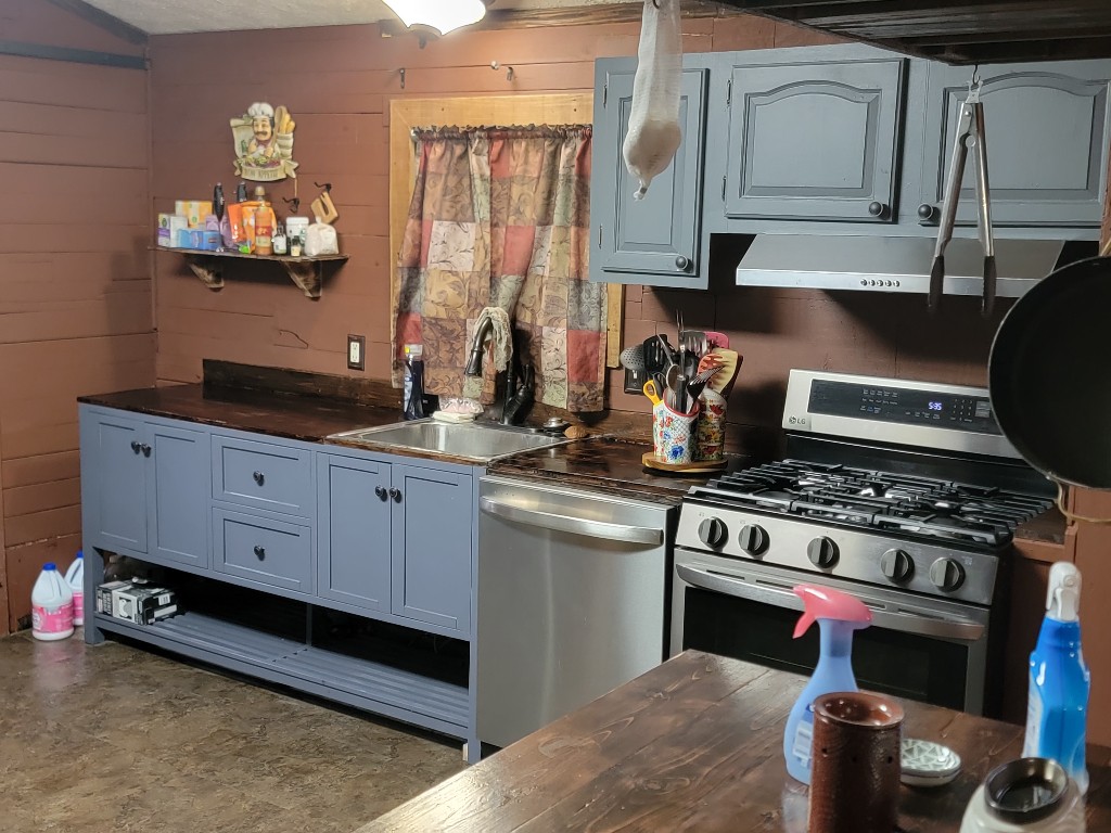 2900 Ridge Rd, Cedar Hill, TN 37032