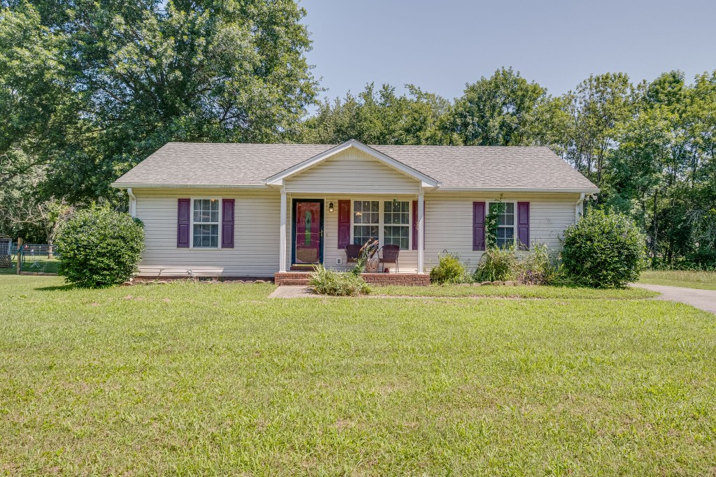 1520 Valley Ridge Dr E, Gallatin, TN 37066