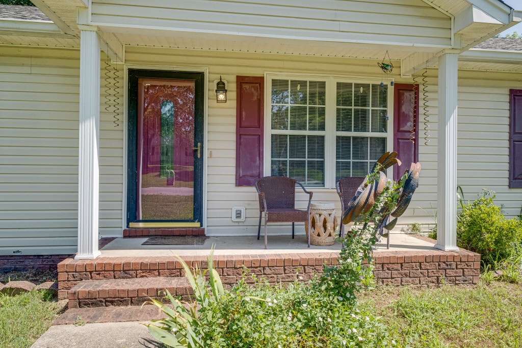 1520 Valley Ridge Dr E, Gallatin, TN 37066