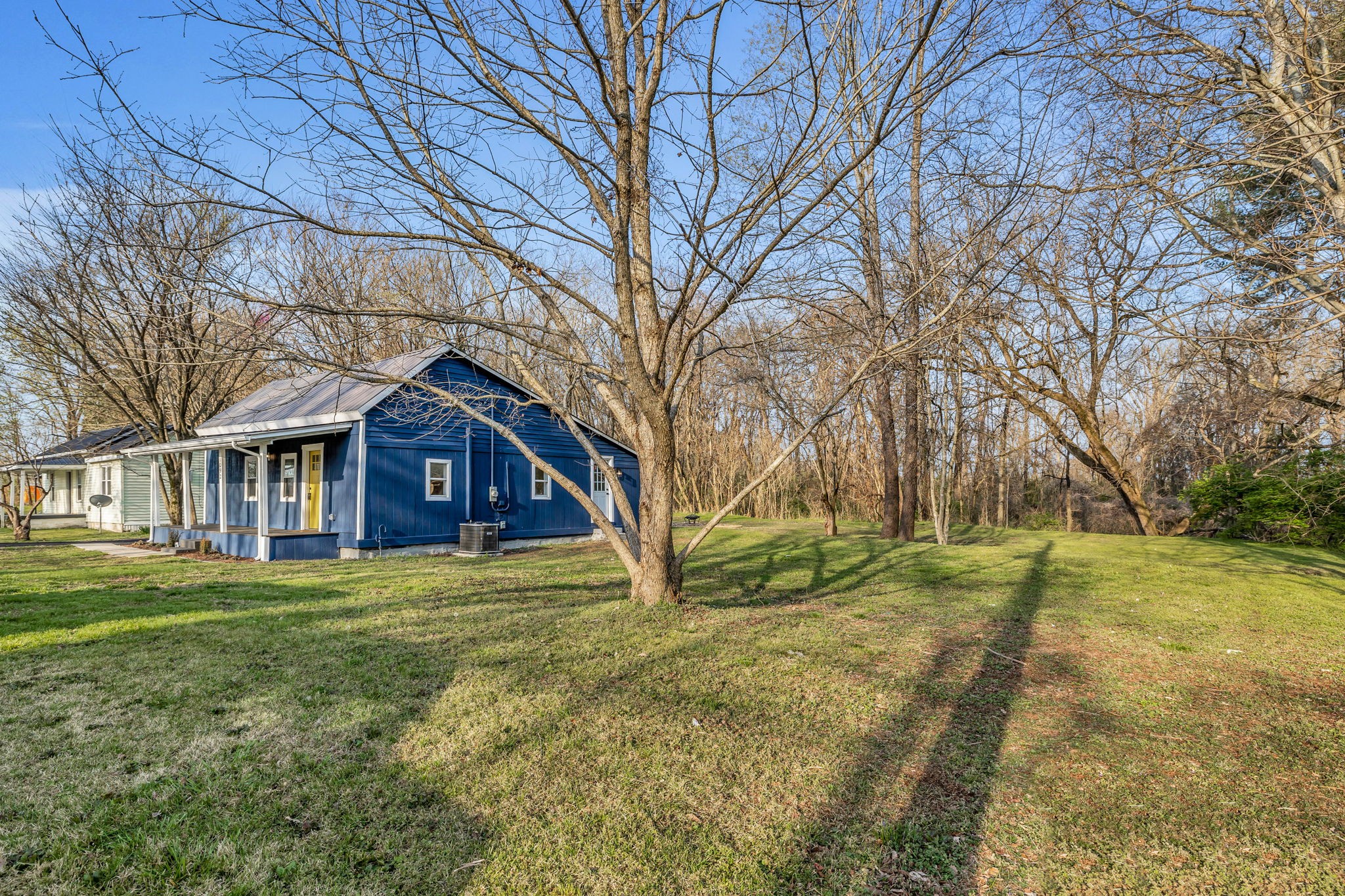 1092 S Main St, Mount Pleasant, TN 38474