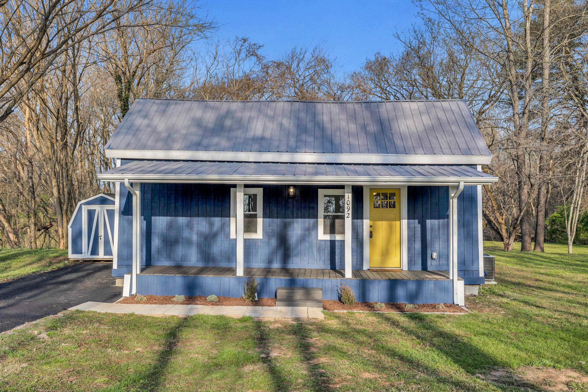 1092 S Main St, Mount Pleasant, TN 38474