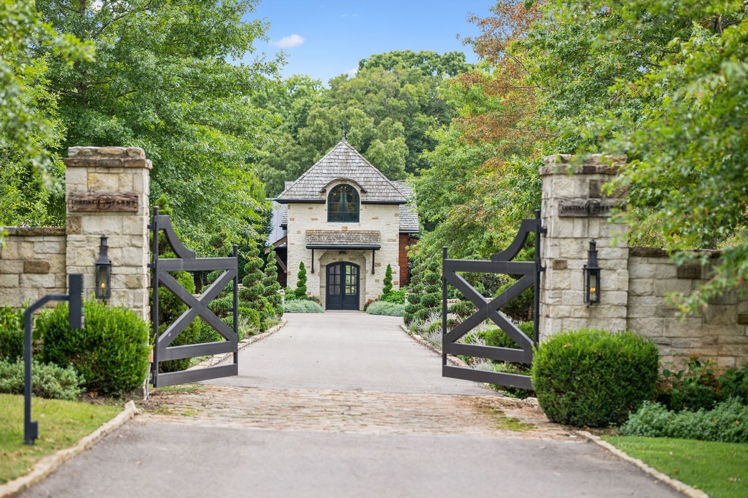 5715 Greenbrier Rd, Franklin, TN 37064
