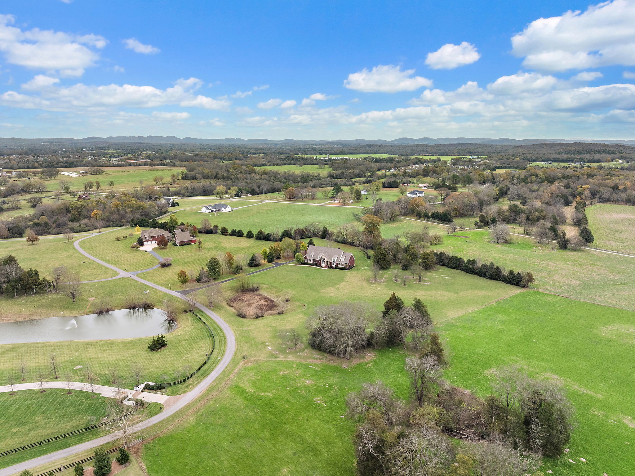 303 Middlefield Ln, Lascassas, TN 37085
