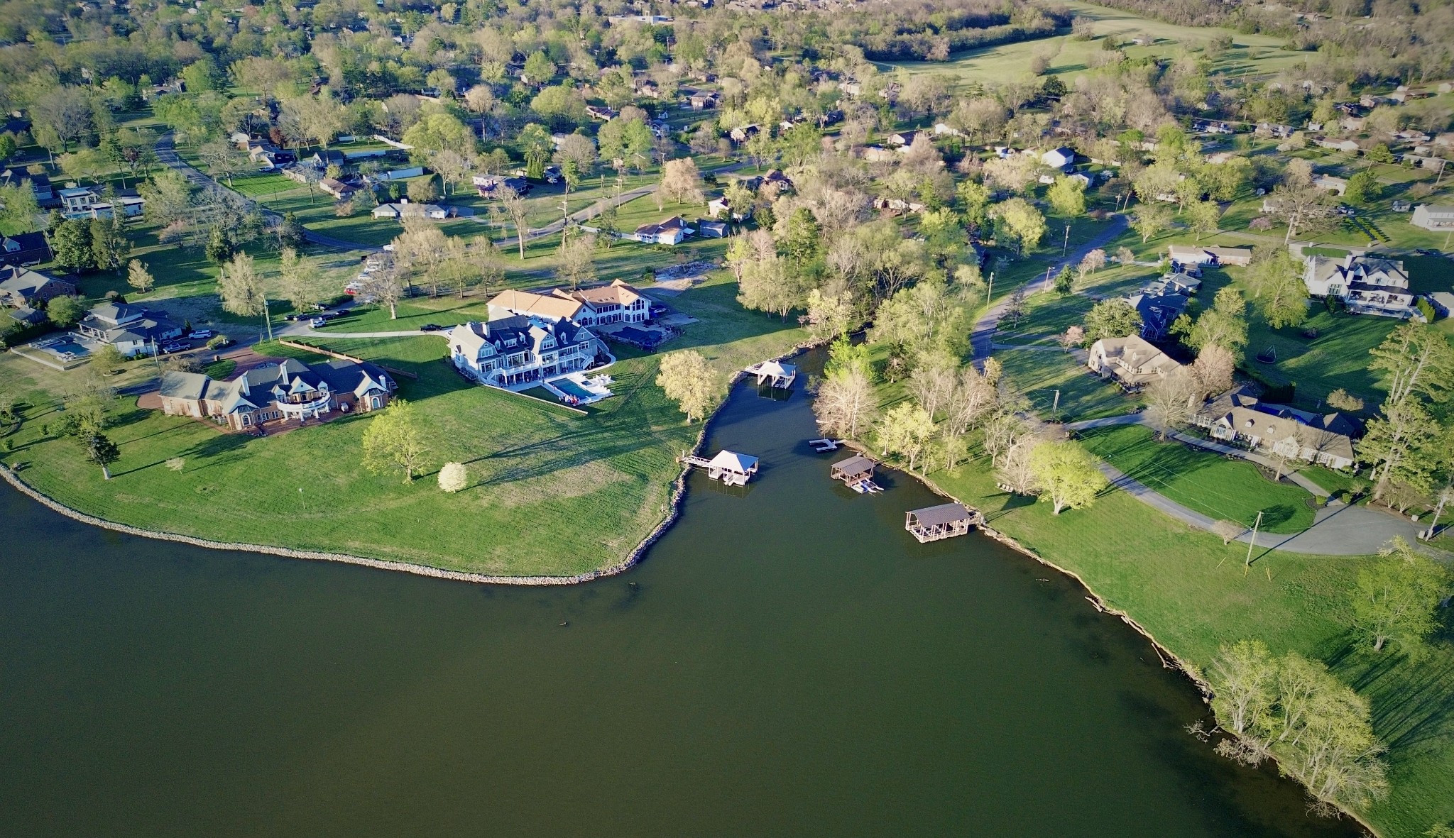 216 Cherokee Rd, Hendersonville, TN 37075