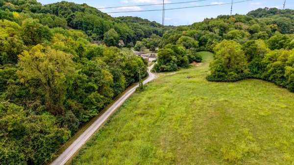 10 Hillenglade Dr, Nashville, TN 37207