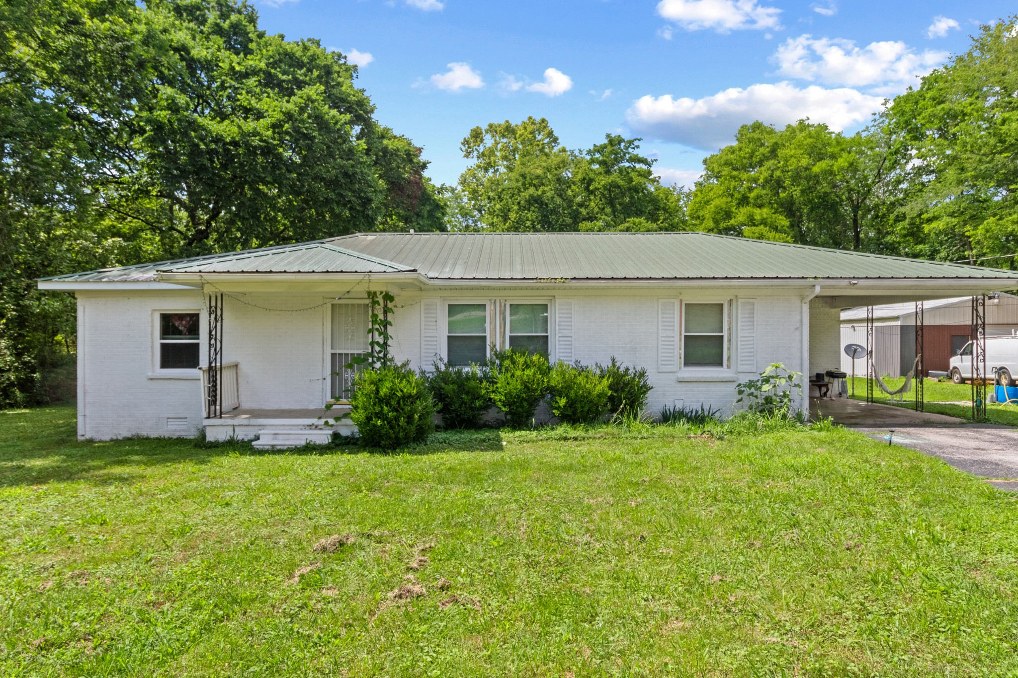 8302 Lawrenceburg Hwy, Mount Pleasant, TN 38474