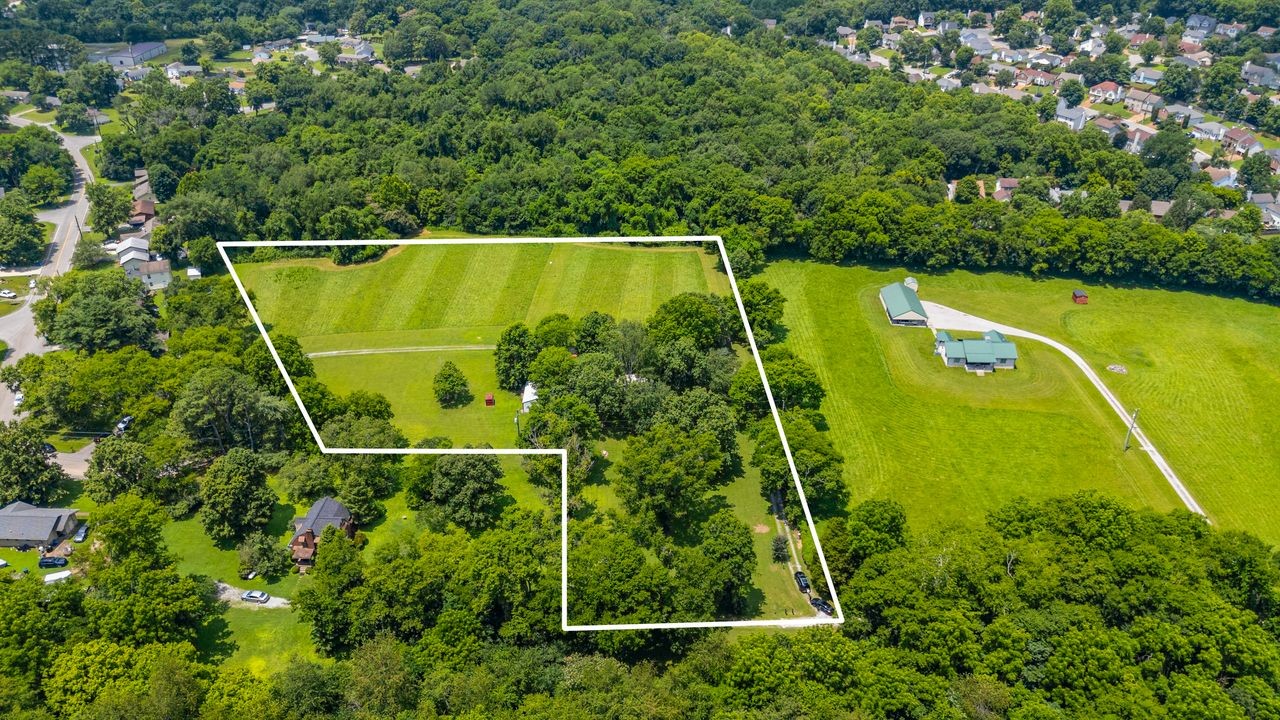204 Butlers Ln, Old Hickory, TN 37138