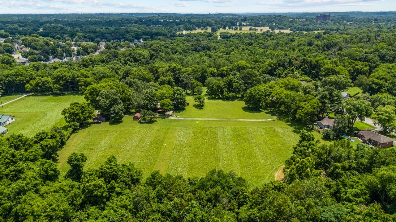 204 Butlers Ln, Old Hickory, TN 37138