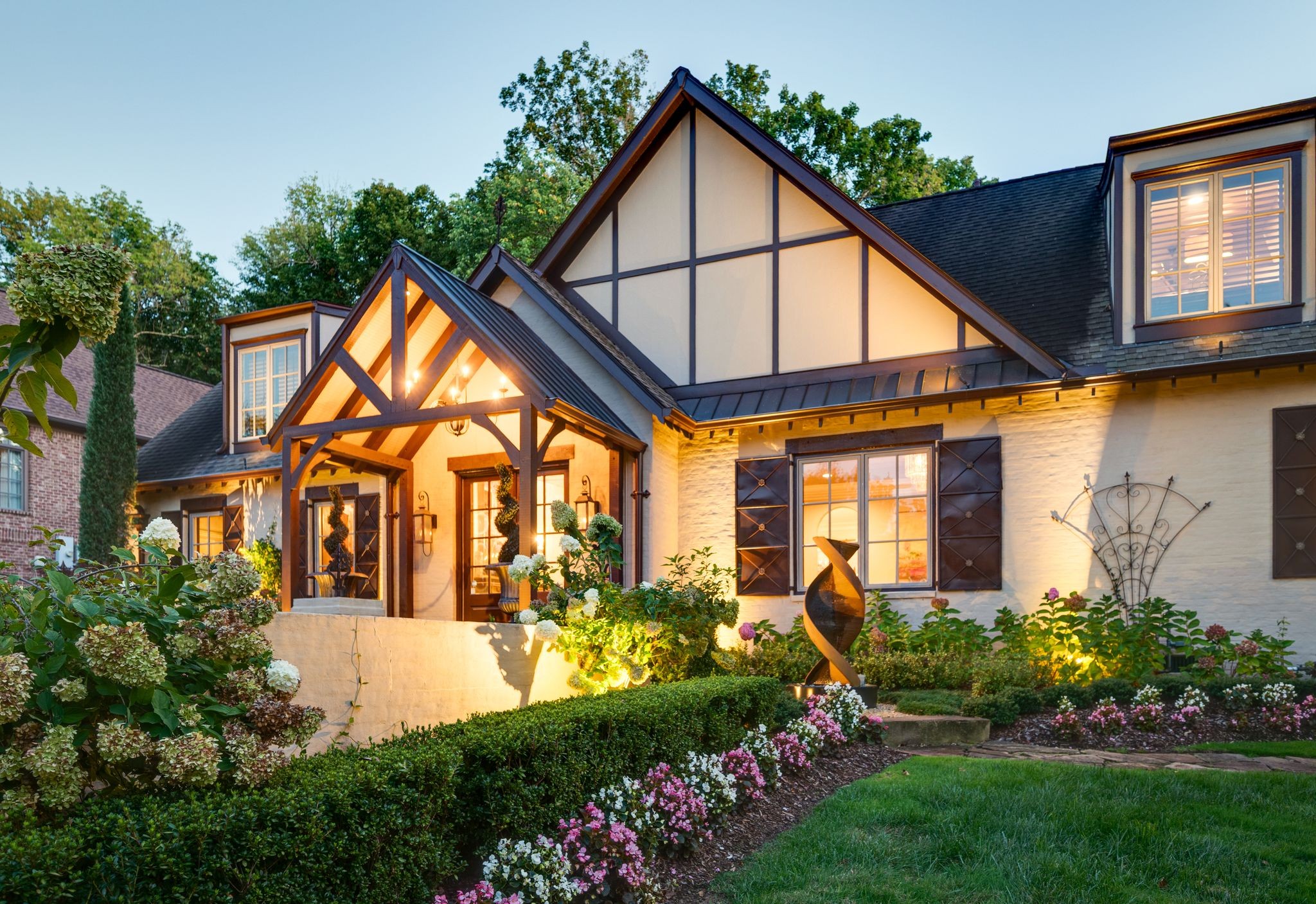 3807 Harding Pl, Nashville, TN 37215
