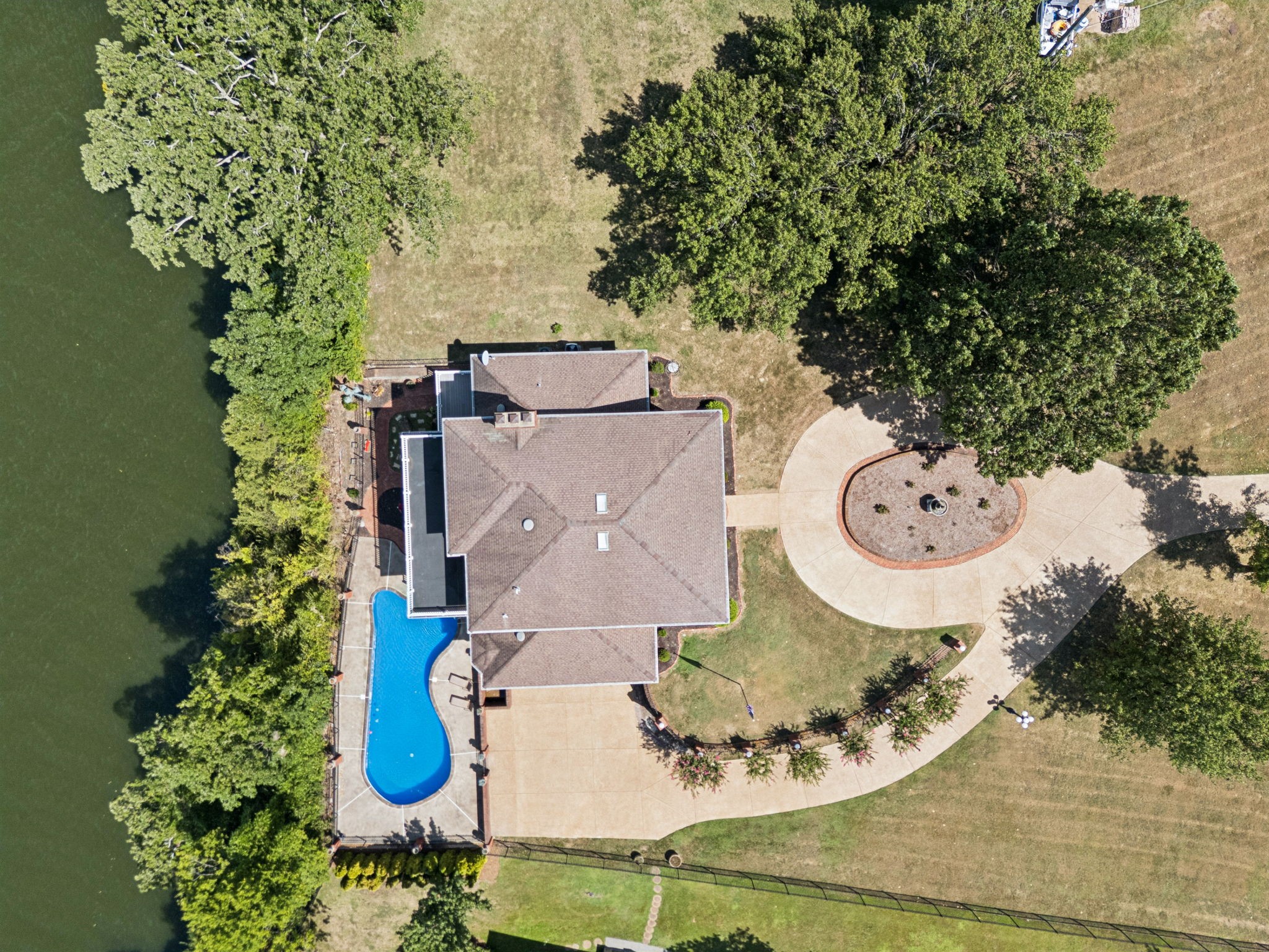 103 Cherry Branch Ln, Old Hickory, TN 37138