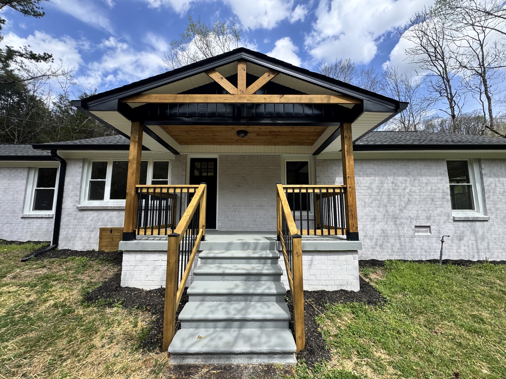 220 Friendship Hollow Rd S, Pleasant Shade, TN 37145