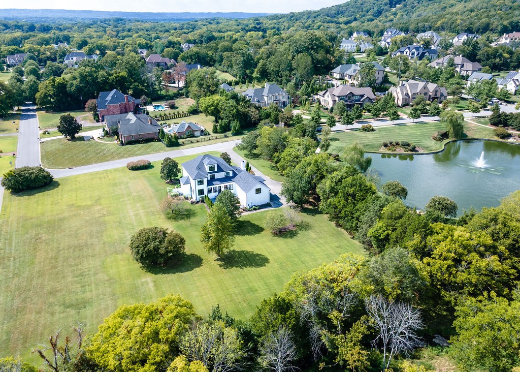 1174 Echo Ln, Franklin, TN 37069
